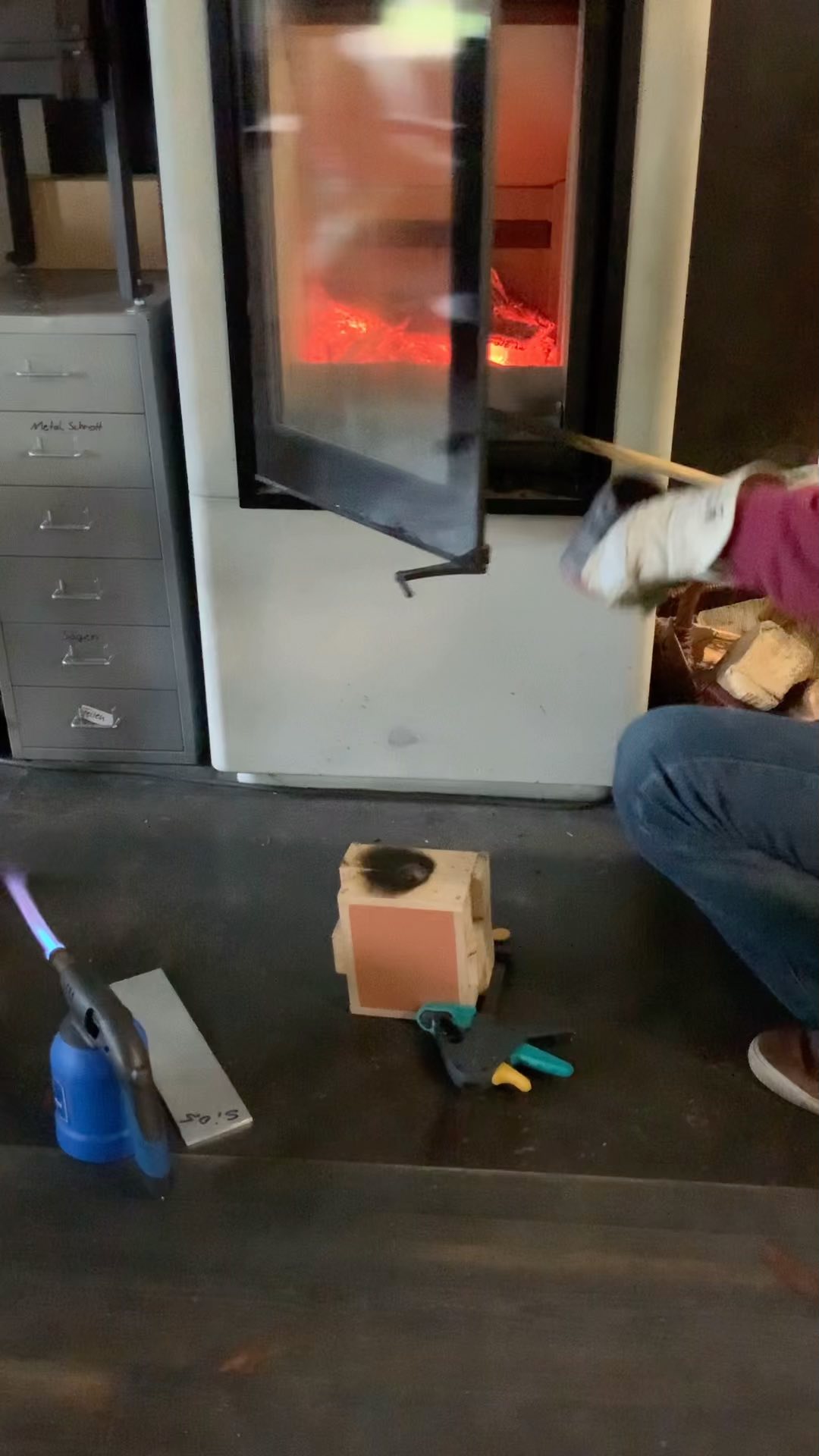 Guss Versuche, vielen Dank 🙏 eure Tips haben viel geholfen. Ein Schmelztiegel, Feuerfeste Handschuhe und Tiegelzange sind bestellt.
…schleuderguss 🤔
#geheimtipp #adneum #adnéum #bergen14 #bergen #brandenburg #optik #sehtest #brille #homevisit #foryou #trend #kleinunternehmen