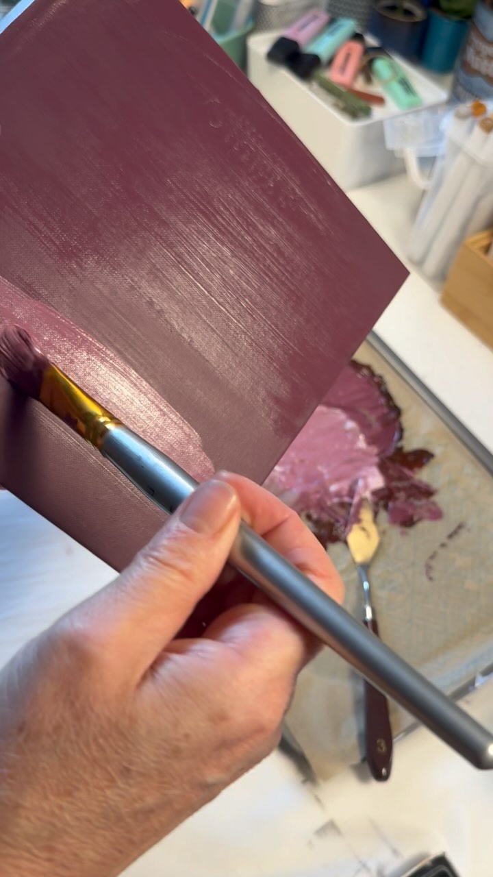 On 18th February I started The 100 Day Project @dothe100dayproject not expecting to last more than a week! But somehow I’ve made it way past the 100 day marker and I’m currently on Day 276 🥹 It’s the daily practice that grounds me, a ritual that has got me through this bewildering year, when things got overwhelming I’ve sought quiet time drawing within the pages 🙏
I started book 4 when Dad was in hospital, so I’m only just getting round to giving it it’s colourful wintery cover 🙌
#The100DayProject #artjournal #artdiary #sketchbookpractice #sketchaday #100dayproject2024