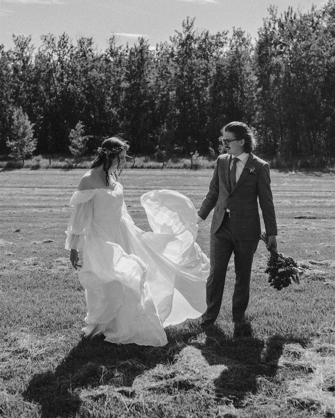 oh we loooooove a black and white ๐คค๐ค๐ค