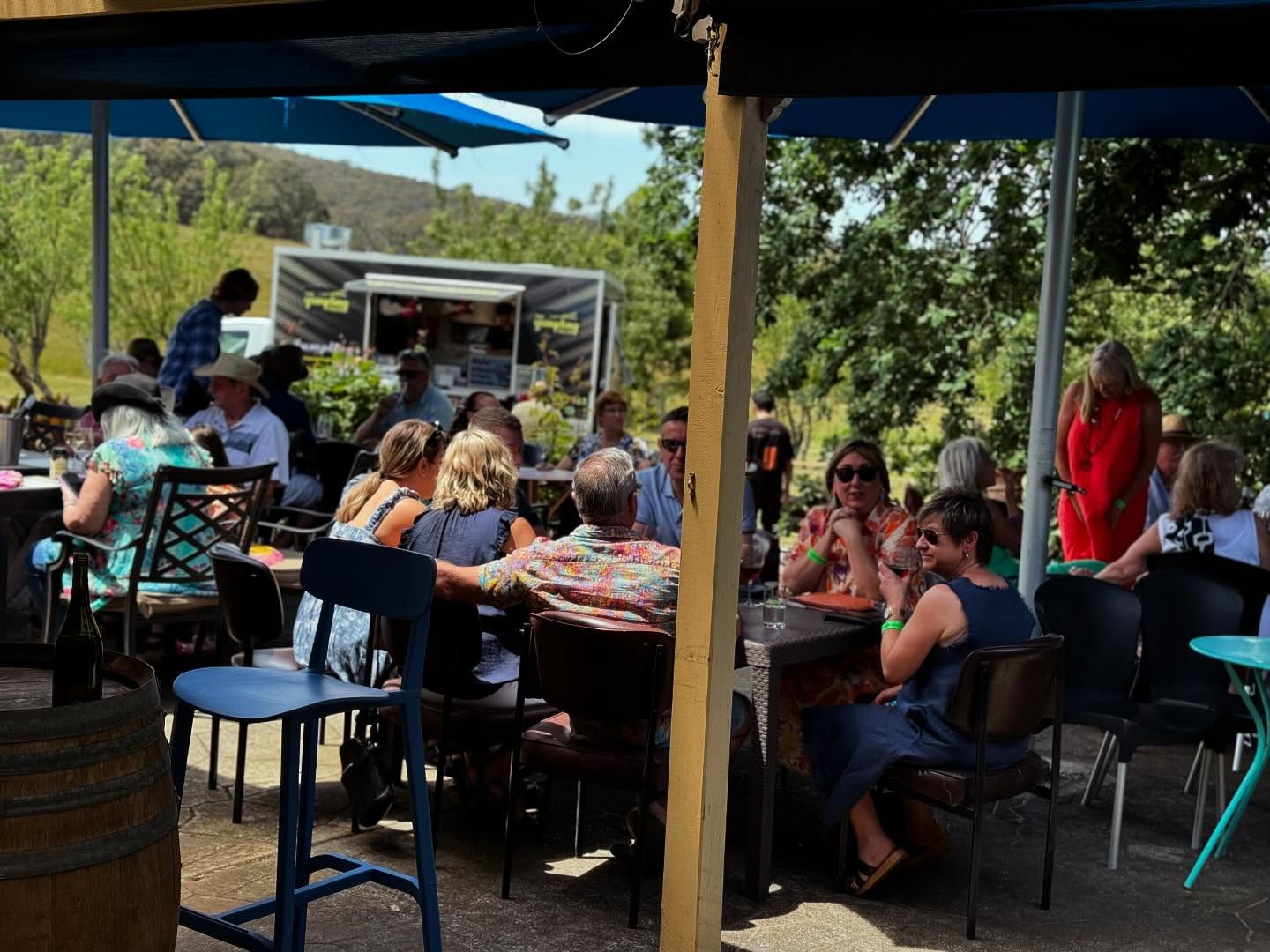 Lots of amazing feedback from customers yesterday… one said “we feel like we could be sitting in a winery in Italy” in the beautiful garden area…Also, “Amazing food, wine and music, smaller wineries are our favourite”… So the Yumpling truck is back again today… Live music. Come join us #macedonrangesnaturallycool #melbourneweekends #macedonranges #weekendsinmelbourne #lancefield #macedonrangeswine #sunbury #kyneton #gisborne #woodend #visitmacedonranges #daylesfordmacedonlife #daylesford #budburst #budburst2024 #cellardoor #macedonrangessc