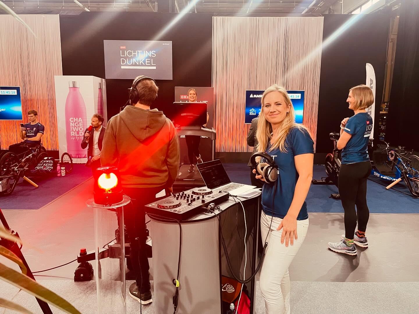 🎧 DJ-Set
🏅 Triathlon Challenge
💡 Licht ins Dunkel
📺 Live im TV
🎶 Beats & Ausdauer
🔥 Heute dabei
🎉 Einschalten
