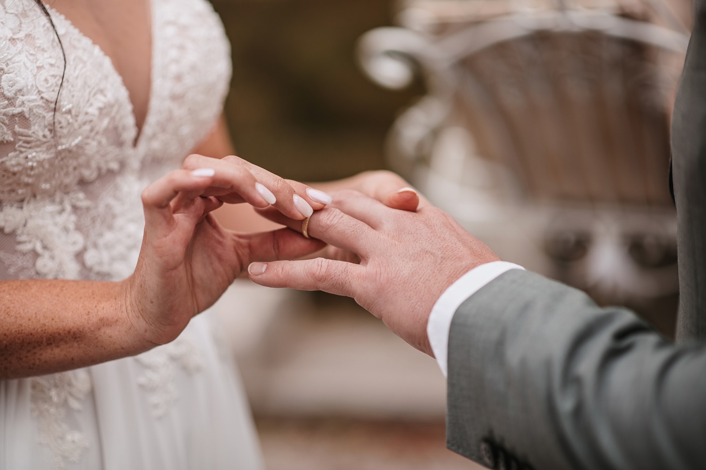 They said YES 💍
.
.
.
#hochzeitsfotografin #gettingready #hochzeitsfotografaugsburg #fotografin #weddingphotography #wedding #weddinginspiration #weddingday #videografin #weddingphotographer #photography #weddings #photographer #photooftheday #destinationwedding #weddingphoto #bridal #weddinginspo #instawedding #engagement #photoshoot #brideandgroom #couple