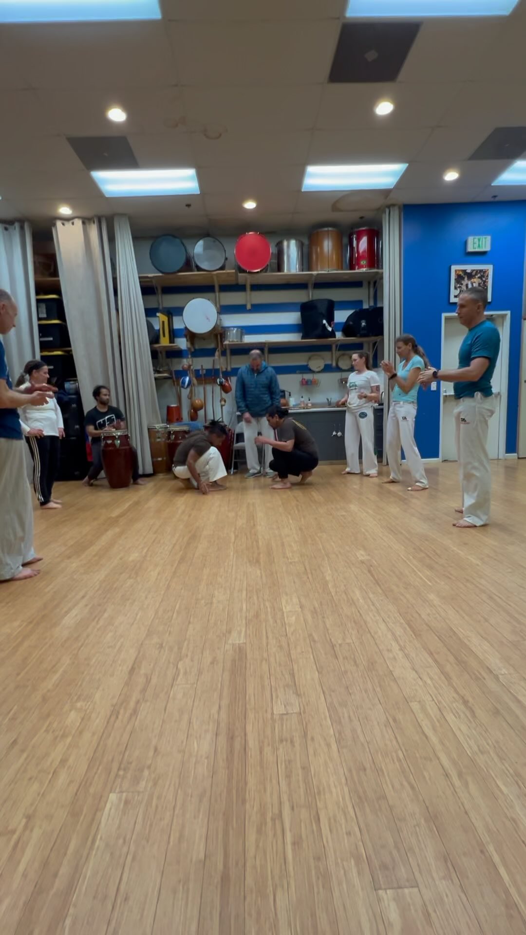 Winter is getting cold!❄️🥶 Come warm up with some capoeira😉 Adult classes Monday at noon-1:30pm, Monday-Thursday 6-7:30pm and Saturday 10:30am-noon