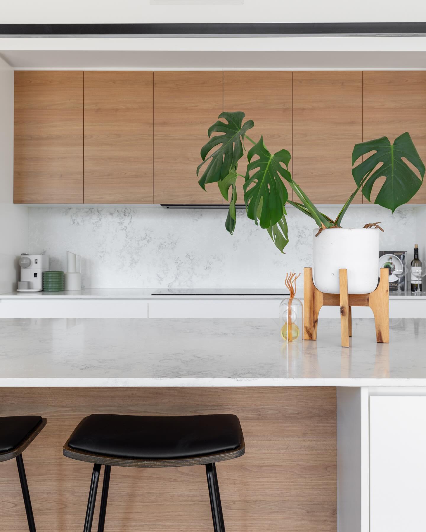 My favourite space, the kitchen. If you love cooking, like myself, you would agree that the kitchen is a space for coming together, entertaining and unwinding. So it’s important to make it accessible, functional and most importantly welcoming.
Photographer @taylahcunninghamphotography
#architect #southcoastarchitecture #kitchendesign #minimalistarchitecture #buildingdesign #newhome #quantumquarts #polytec