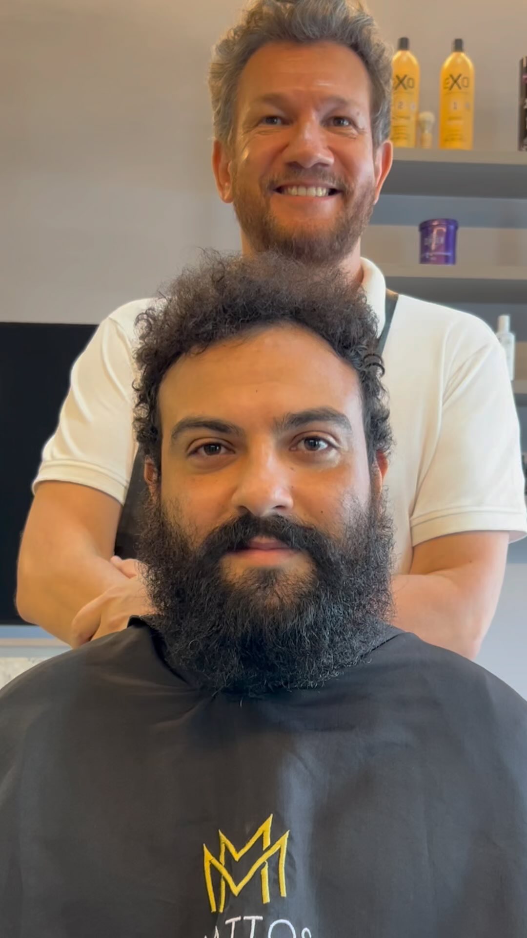 Seguimos com o nosso visagismo surpreendendo nossos clientes! A cada história uma nova experiência!
Clique no link da Bio e agende sua experiência visagista! Horários limitados!!!
#visagismo
#visagista
#mattosmorais