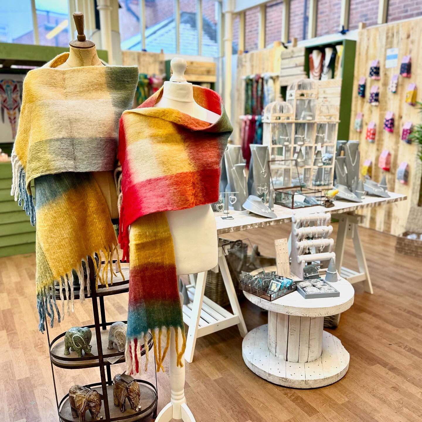 Pop in for your winter warmers 🥶 - or you can order online and we’ll deliver! 📦
It’s a cold one this week - the car temperature was reading -3 degrees on the way into Newark today 😱
Our new pop-up shop is up and running with a warm welcome and some snuggly winter accessories, such as fluffy socks, fingerless gloves and super soft scarves.
Find us in the Buttermarket every week this winter from Tuesday to Saturday (and this Sunday for the big Christmas Lights Switch On!)
If you don’t want to brave the cold today then why not check out our new-look website, with hundreds of great gift ideas - link in bio 💻
#winterwarmers
#winterscarves
#wintershopping