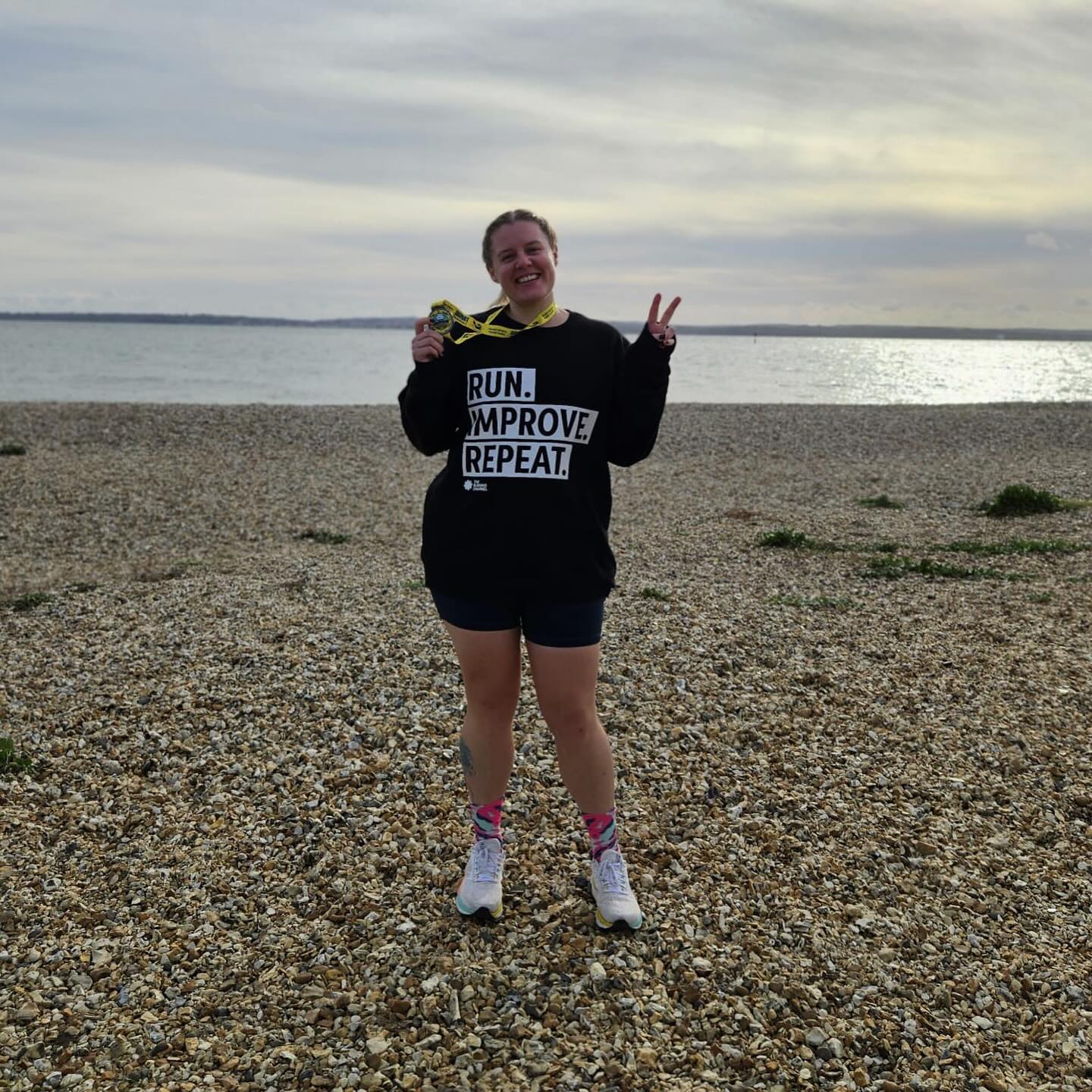 Medal Monday 🥇
Congratulations to Claire who ran the Gosport Half Marathon achieving her target time 🙌🏻 Great work!
Team: @jon_warren_tri @sunshine_nutrition_ @aspiresportpsych_pt @gb_triathlon @nick_c_tri @charl0tte.tris @markbillyard
Partners: @momentum.cycles @gbmedalboards @youngagain_cycles @otesportsgb @nrgchains @rideparcours @zone3official @revolverwheels_aeroworks @bikeboxalan @completephysio @themagic5 @nopinz
#gosporthalfmarathon #halfmarathon #runner #medalmonday