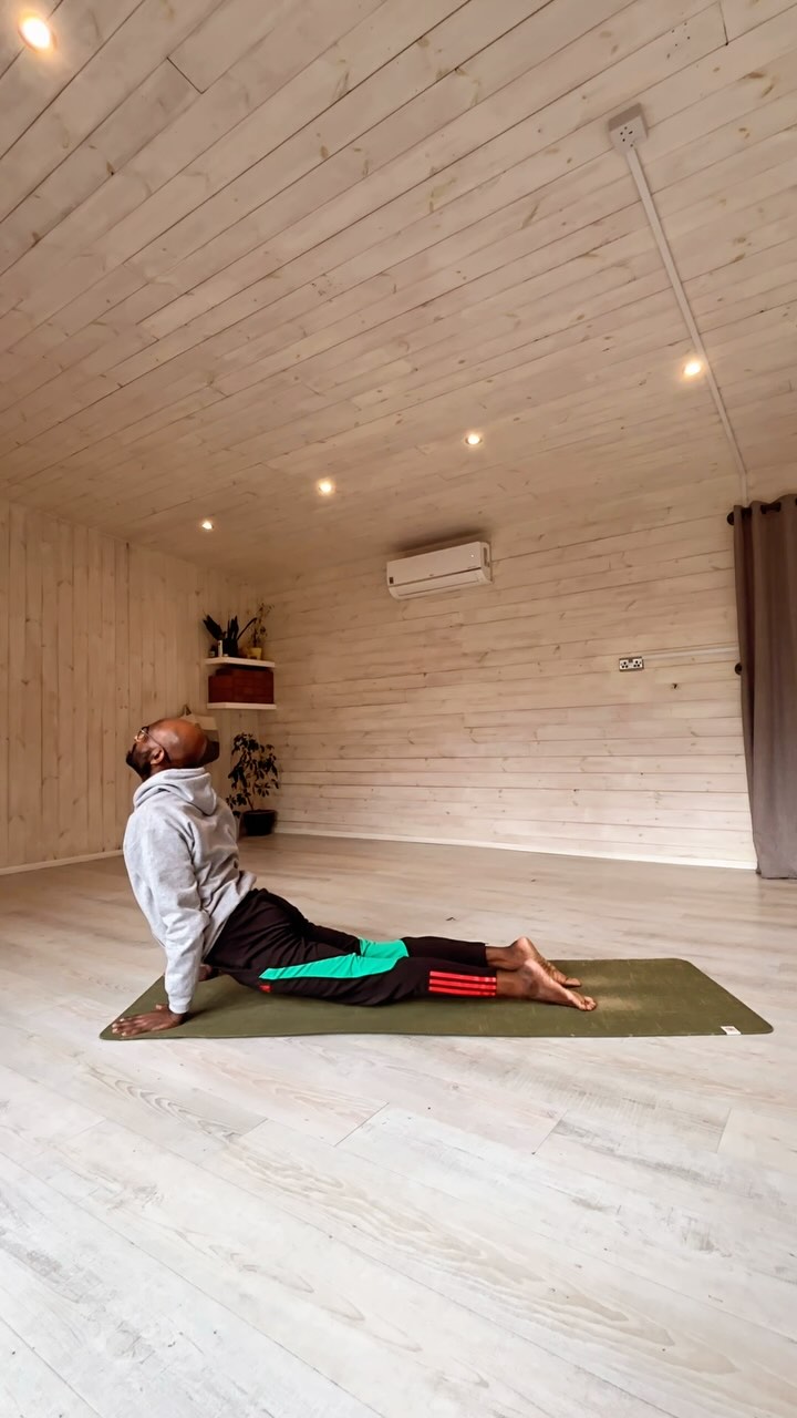 Enjoying teaching some flow at the cabin and the unit over the last few weeks and doing it in a way that builds strength, makes sense and allows you to build heat from within especially during these colder days… see you on the mat…
Irl @iamyogiuk
Monday
9:30am flow
11am basics
5:15pm community yoga @moseleyhive
Wednesday
9:30am basics +
Thursday
6:15pm flow
Friday
9:30am flow
12:15pm basics +
Come see me.
#moseley #iamyogi #birmingham #yogabirmingham