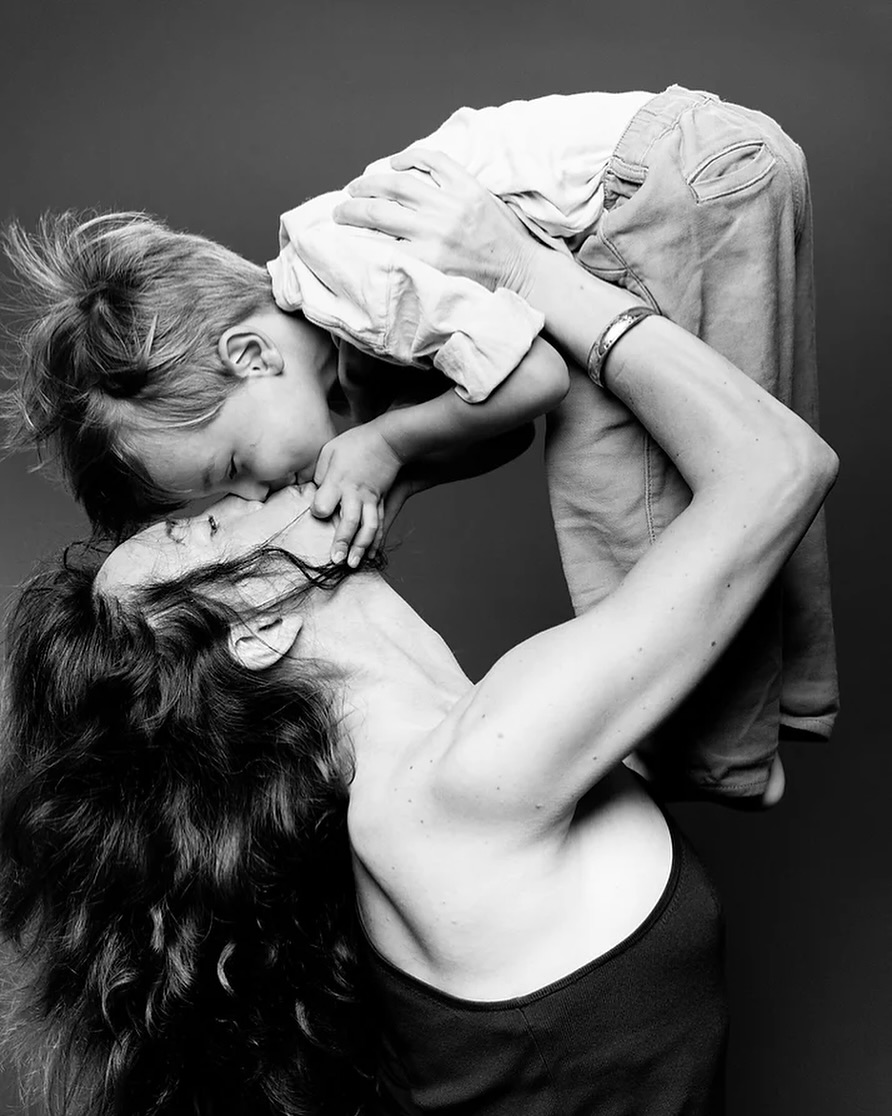 Tiny & The Muse @evaisabelladixon
As a single mother, an entrepreneur, business mentor and empowerment coach, Eva is dedicated to empowering clients to make their vision a reality.
With an academic background in Business Psychology (MSc) and training in Neuroscience (NeuroLeadership Institute), Eva is equipped with the tools needed to bring deep-diving psychological, scientific and brain-based approaches to her coaching practices.
Link in stories to the full interview ❤️