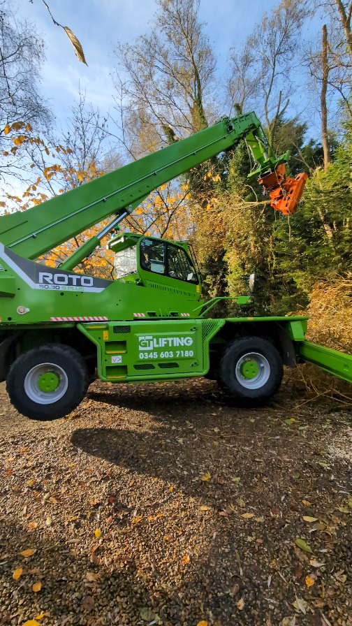 @rotoarb_and_lifting delivering the goods as always, no manual handling at all to pollard the 15 Willow trees well in time for lunch ✂️🌳🍽️ @treemonkey13 and @jordan_mair27 able to sit back and relax 💺
#treework #treesurgery #treecontracting #hampshiretreesurgeon #winchestertreesurgeon #andovertreesurgeon #wiltshiretreesurgeon #salisburytreesurgeon #berkshiretreesurgeon #onetwotree #arb #arborist
