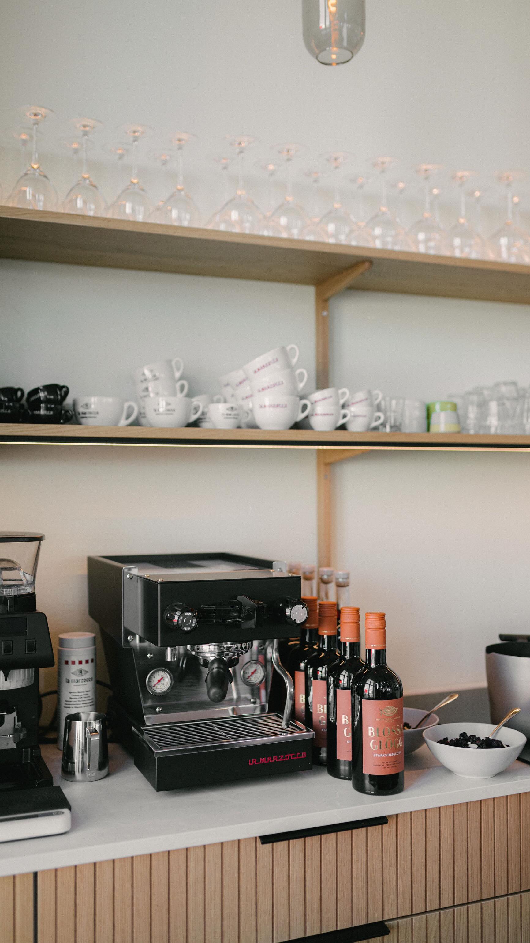 Julbord 2024🎄
Det här Team rRebel Skandinaven som hjälper er varje dag med en tryggare, bättre och roligare kaffevardag!
.
.
.
.
.
.
.
.
.
.
.
.
.
.
.
#lineamicra #lamarzoccohome #coffee #homebarista #rrebelworks #specialtycoffee #specialkaffe #handmadeinflorence #rrebel #lamarzocco #hökarängen #christmas #rrebelnorway #rrebeldenmark #rrebelsweden