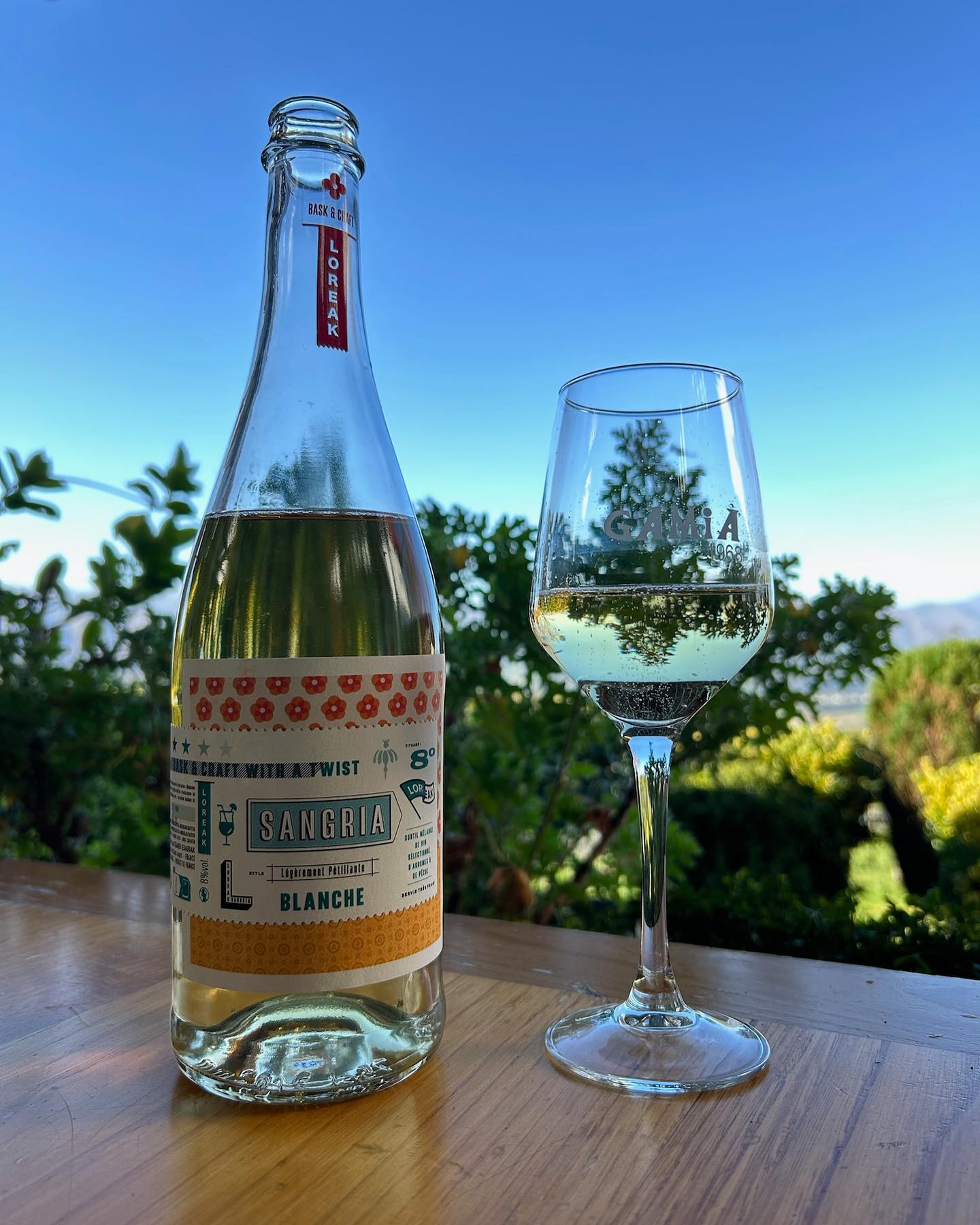 Dégustez notre sangria blanche pétillante chez @gamia_restaurant au coeur du Pays basque. 🌺
L’abus d’alcool est dangereux pour la santé. A consommer avec modération.