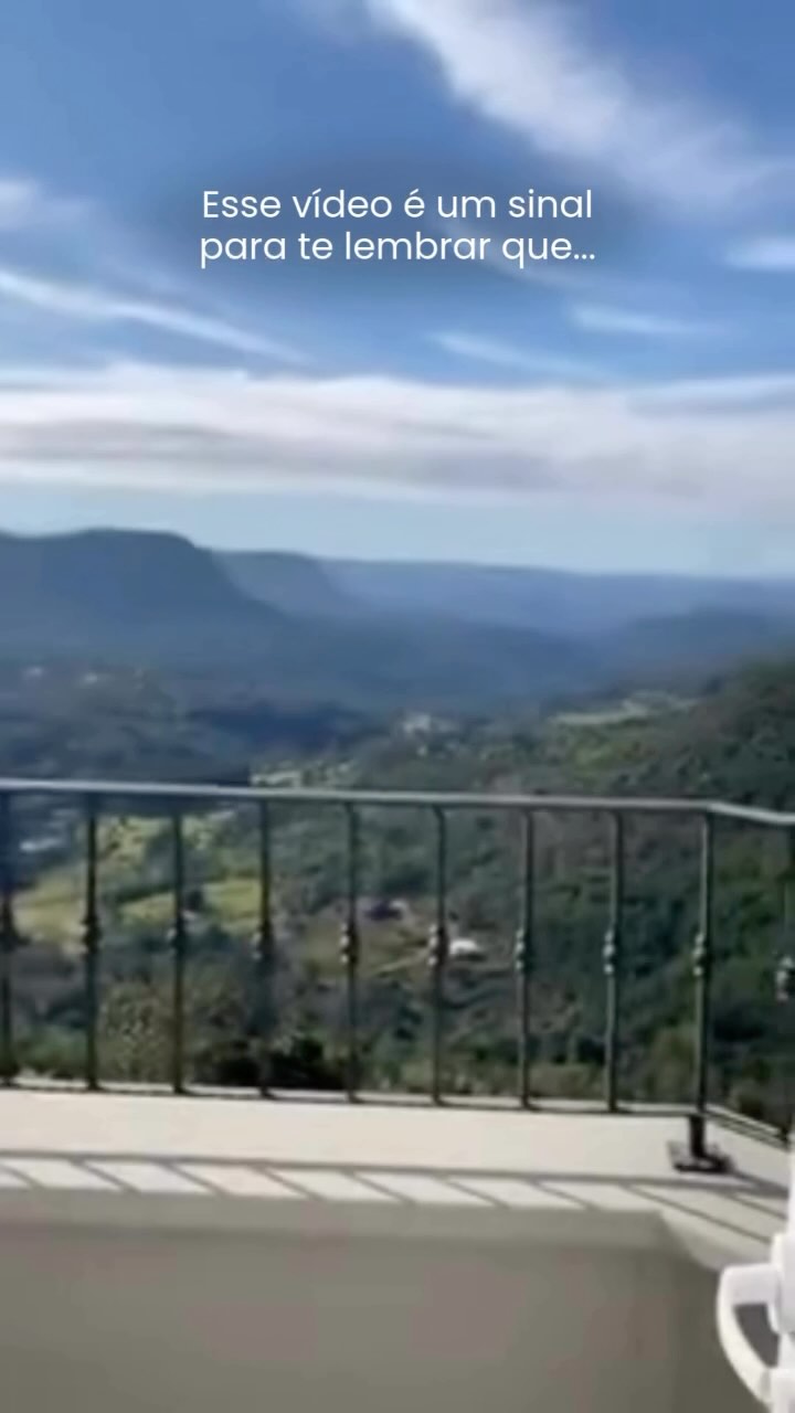 ⏳✨ Cada um tem seu tempo. ✨⏳
Ninguém está atrasado para nada na vida. Suas conquistas e realizações vão acontecer no momento certo.
Não se compare com os outros — o caminho de cada um é único, assim como as lições e vitórias que nos aguardam. Confie no processo e siga em frente, no seu ritmo. 🌱💛
#autoconhecimento #reflexao #comparacao #tempo