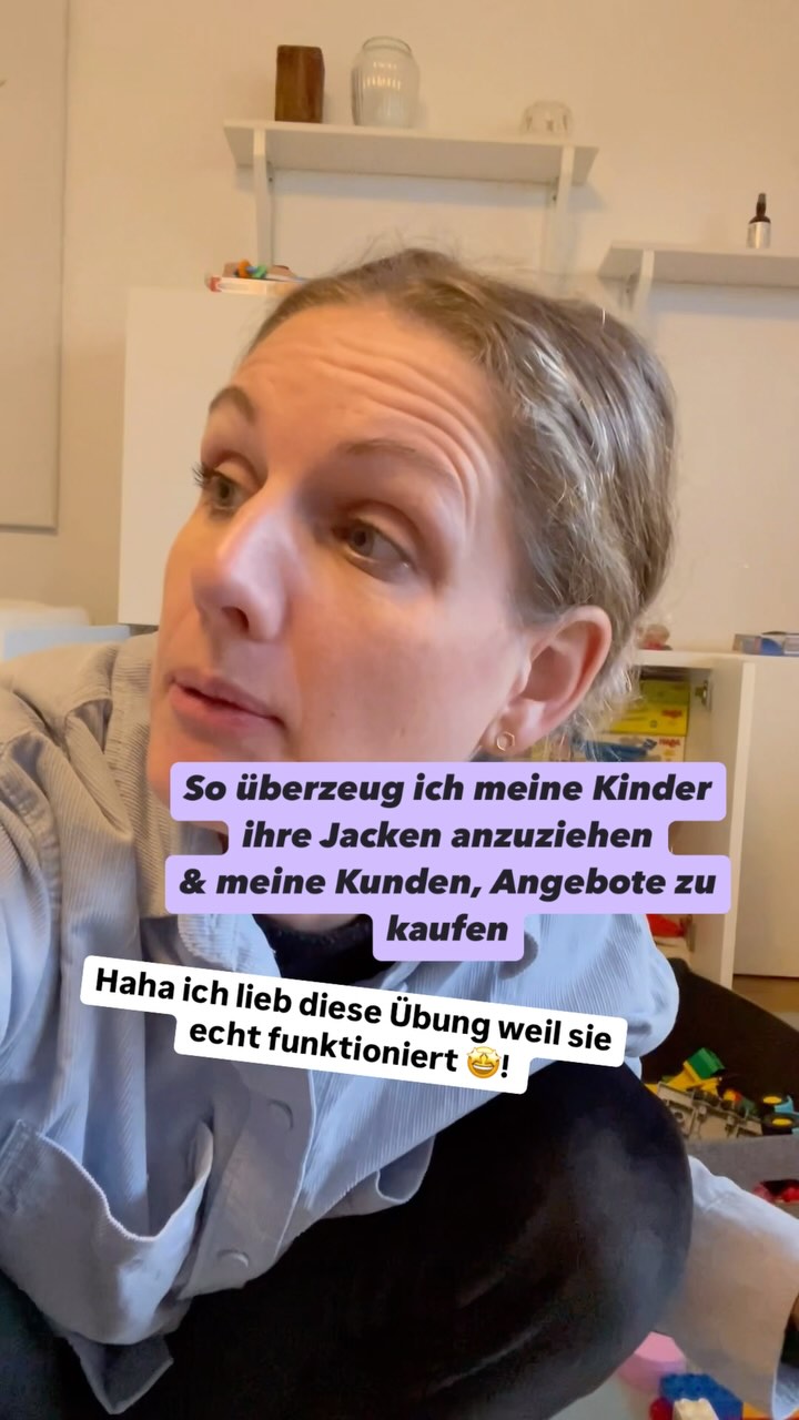 Kennst du das Gefühl, wenn du ein absolut geniales Angebot hast – und genau weißt, dass es deinen Kundinnen jetzt so richtig helfen würde – aber sie machen einfach nicht den nächsten Schritt? 🫠 Stattdessen bleiben sie unentschlossen, und du denkst dir:
„Ahhggg- Ich hab doch genau die Antwort, die sie suchen!“
Weißt du, woran mich das erinnert? An den Moment, wenn du dein Kind überzeugen willst, endlich das Richtige zu tun – wie z. B. die Jacke bei minus 35 Grad anzuziehen. 🧥 Und was sagt dein Kind? Immer. Genau. „Ja, und...??“
Diese Frage ist nicht nur nervig – sie ist auch ein echter Gamechanger für dein Angebot. Warum? Weil sie dich zwingt, genau das herauszuarbeiten, was deine Kund*innen wirklich interessiert:
„Was hab ich davon?“
Ein Beispiel:
➡️ „Ich helfe dir, deine Positionierung zu finden.“ – Ja, und?➡️ „Damit du glasklar weißt, für wen du wirklich sichtbar werden willst.“ – Ja, und?➡️ „Damit deine Kund*innen direkt erkennen, warum genau du die perfekte Lösung für ihr Problem bist.“ – Ja, und?➡️ „Damit du keine Energie mehr verschwendest, sondern planbare Anfragen generierst.“
Das ist der Schlüssel: Merkmal + Vorteil + persönlicher Bezug.
Glaub mir, wenn du das einmal durchspielst, wird Verkaufen viel leichter – und deine Argumente treffen direkt ins Herz. 🎯
POSITIONIERUNG
BUSINESSAUFBAU
ONLINEBUSINESS
COACHINGFUERFRAUEN
CONTENTPLAN CONTENTSTRATEGIE
ONLINE KUNDENGEWINNUNG
BUSINESSSTARTEN
#Positionierung #Businessaufbau #onlinebusiness #coachingfuerfrauen