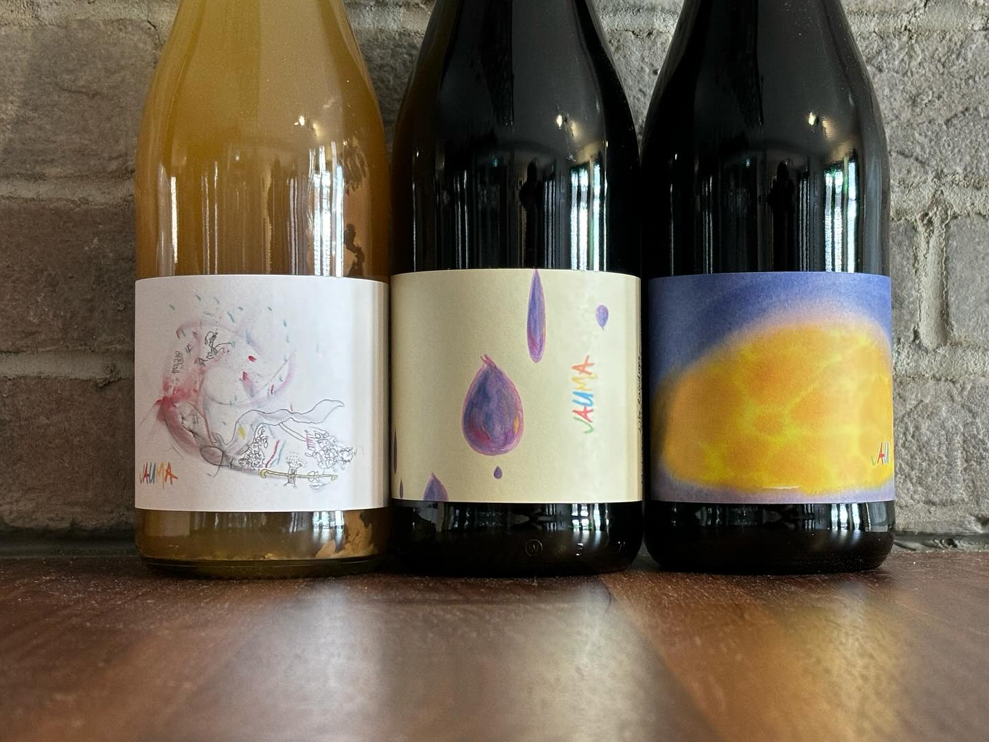 CE JEUDI 21 NOV, NOUS DÉCOUVRONS LES VINS NATURE DE JAUMA (AUSTRALIE) \ THIS THURSDAY NOV 21st WE EXPLORE JAUMA’S NATURAL WINES (AUSTRALIA)
À partir de 18h / Starting at 6pm
Réservez une table / Reserve your table
https://www.petitbaravin.com/reservations
#Australianwine #winemaclarenvale
#jaumawines #vinnature