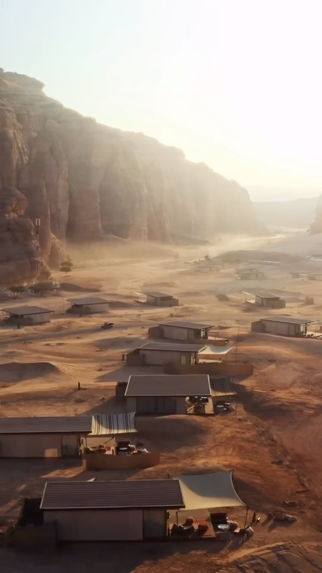 Explora la magia de Arabia Saudí en Alula.
Descubre sus monumentos patrimonio de la UNESCO, paisajes mágicos, montañas que te envolverán.
Un destino para desconectar y recargar energías para tus siguientes proyectos de vida.
Contáctanos para más info.
Como siempre en Soulmates te llevamos a lugares únicos ✨