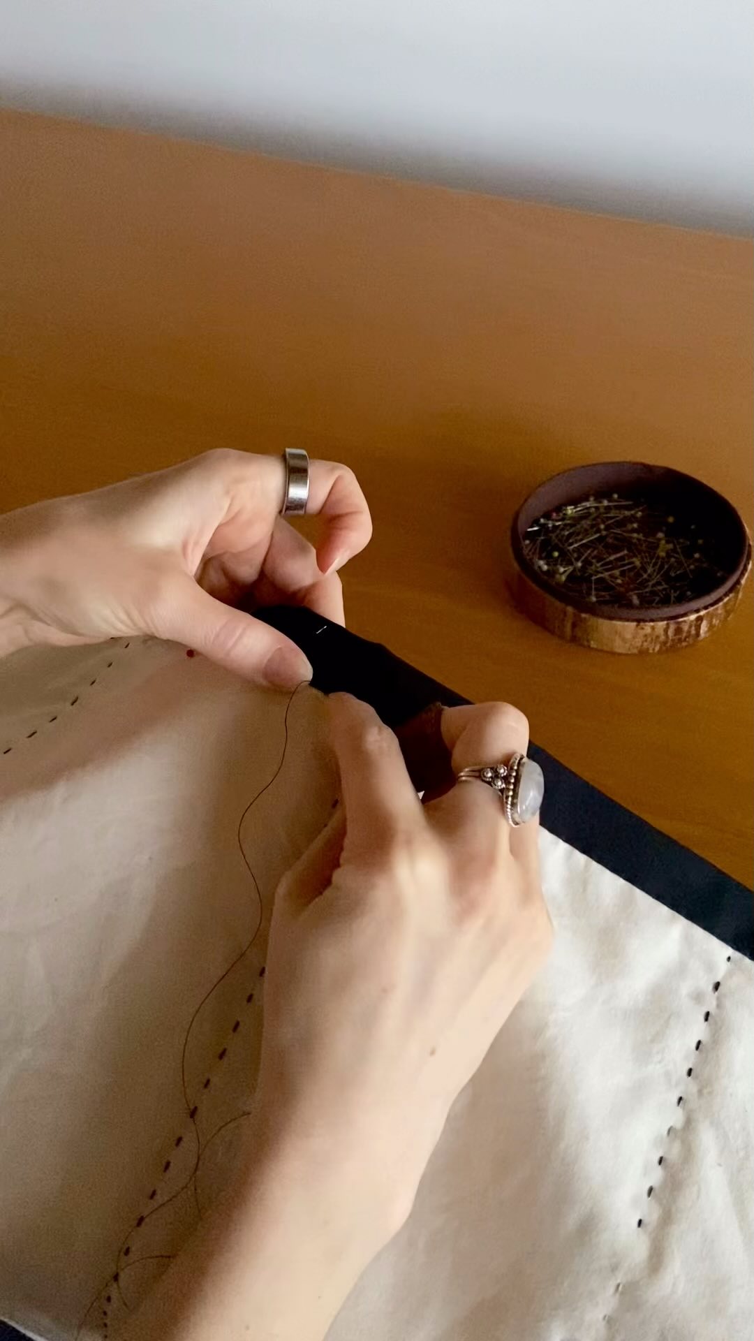 Is there anyone else out there who finds immense joy in invisible hand stitches? 😍 In this video, I’m finishing an art quilt by hand-stitching the binding with tiny, hidden stitches.
Some might say that such precise work is unnecessary, especially when this part will be hidden against the wall. But for me, it’s all about making sure every detail - front and back - is perfectly polished ✨ It’s these small, invisible touches that make the process so satisfying.. 🪡
#atelierveini #modernquilt #artquilt #quiltart #handmade