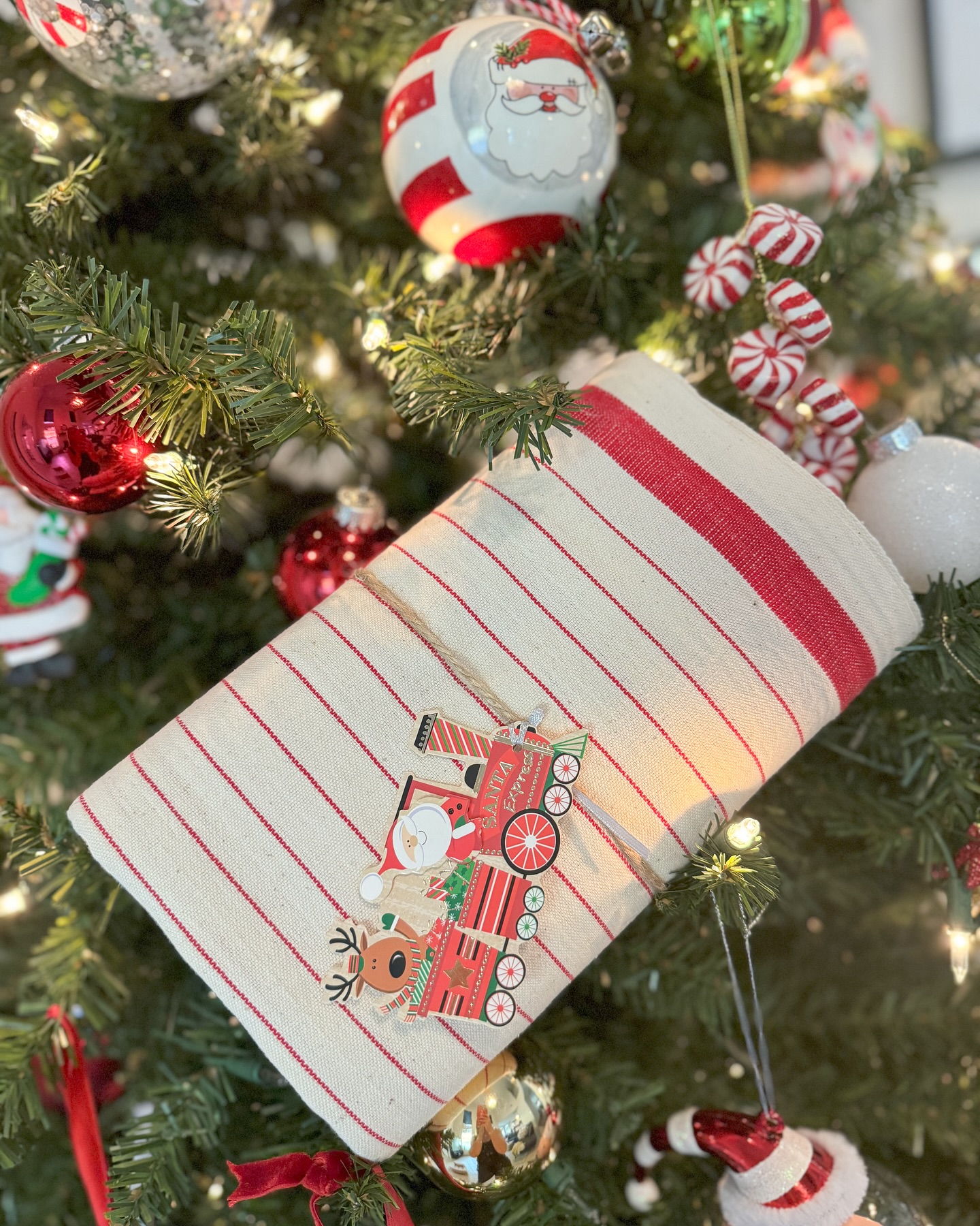 Preparing orders has never been this much fun.🎄📦🥰🥰
Available in black, blue and red, now on sale on the website.
#blackfriday
#blackfridaysale
#christmasgifts
#christmasgiftideas