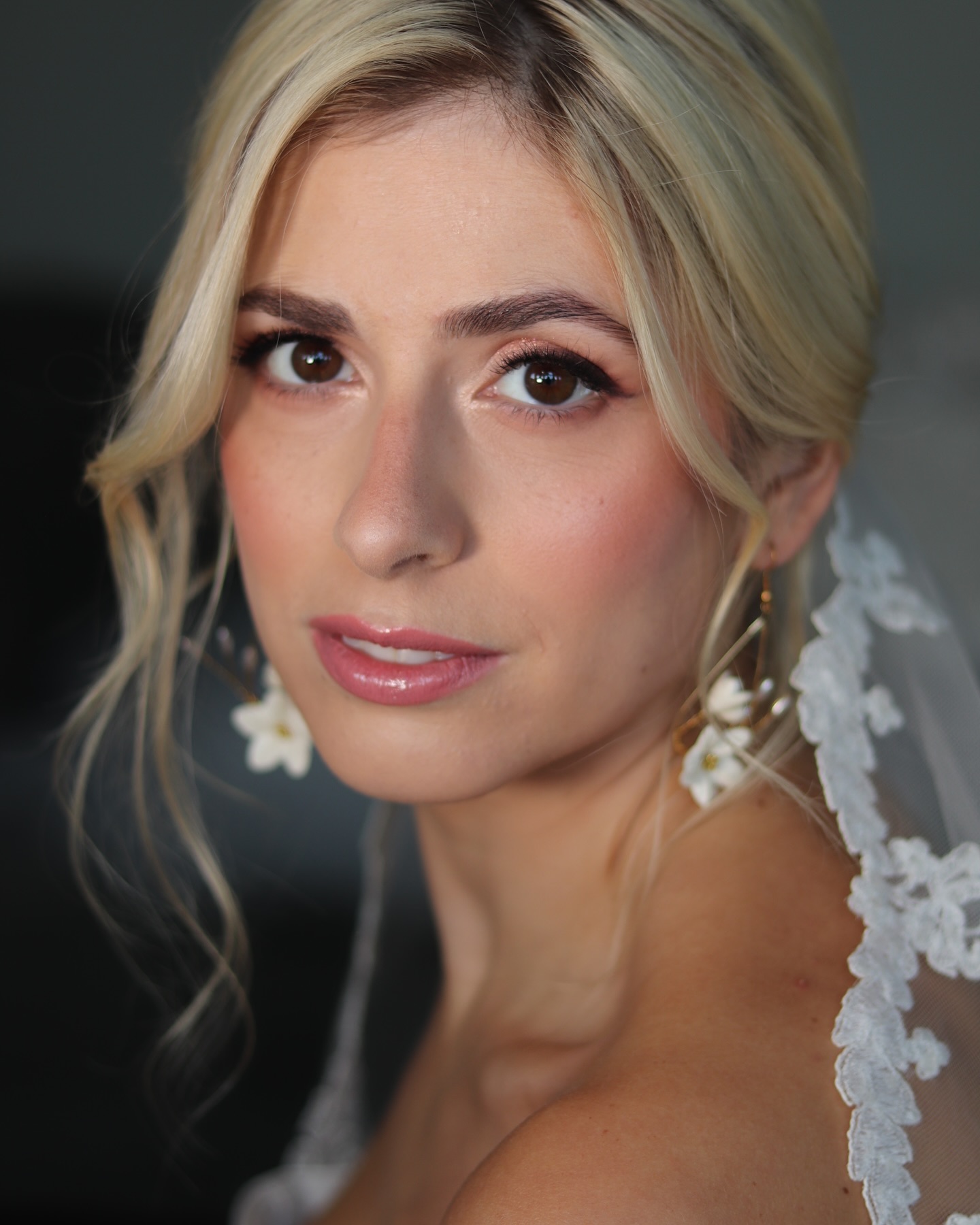 Bridal hair and makeup for gorgeous Kirby.✨ Wearing a beautiful pair of floral earrings from @alabaster.dream & veil @davidsbridaluk .
🤍 Hair, Makeup, Photography @kerry_hairandmakeupartist
🤍 Earrings @alabaster.dream
🤍 Veil @davidsbridal
#bridalmakeup #bridalmakeupartist #weddingmakeup #bridalmua #bridalmuabirmingham #midlandsweddingsupplier #destinationmua #destinationmakeupartist #solihullmua #muasolihull #bridalhairstylist #weddinghair #bridalportrait #bridalmakeupinspo #weddingmakeupinspo #weddingmakeup #birminghambridalmakeup #westmidlandsmua