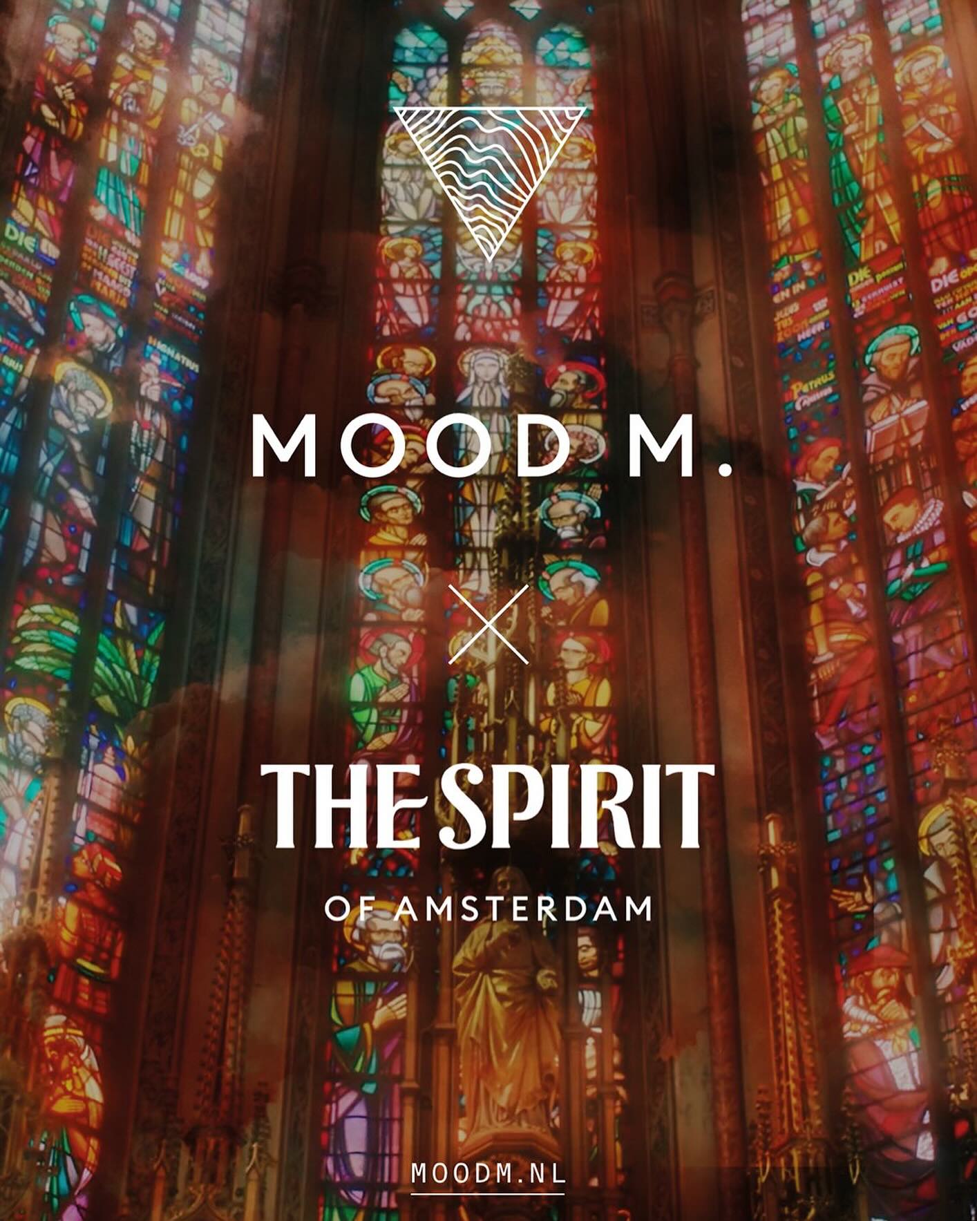 -
🌗✨ The opening ceremony of The Spirit of Amsterdam is a journey of discovery, filled with stories, rituals, music, light art, and silence. It marks the beginning of a new narrative—a vision for a resilient, just, and loving city; the story of a New Amsterdam ❌❌❌ With Nina, a young woman of color, leading the way and Wasim, the voice of Aleppo, filling the hall with his powerful voice, the ceremony comes alive. A nearly two-meter gong rises, carried by the wind from a Kurdish flutist, while a Moroccan-Jewish word artist captivates with his storytelling The evening’s ‘VIPs’ are the homeless and those in need, reminding us of the heart of the city ♥️♥️♥️
#TheSpiritOfAmsterdam #DominicusKerkAmsterdam #ScentExperience #ScentScaping #EventScenting #MoodM #CulturalConnection #thespiritofamsterdam #Scentman #MoodMovement♻️