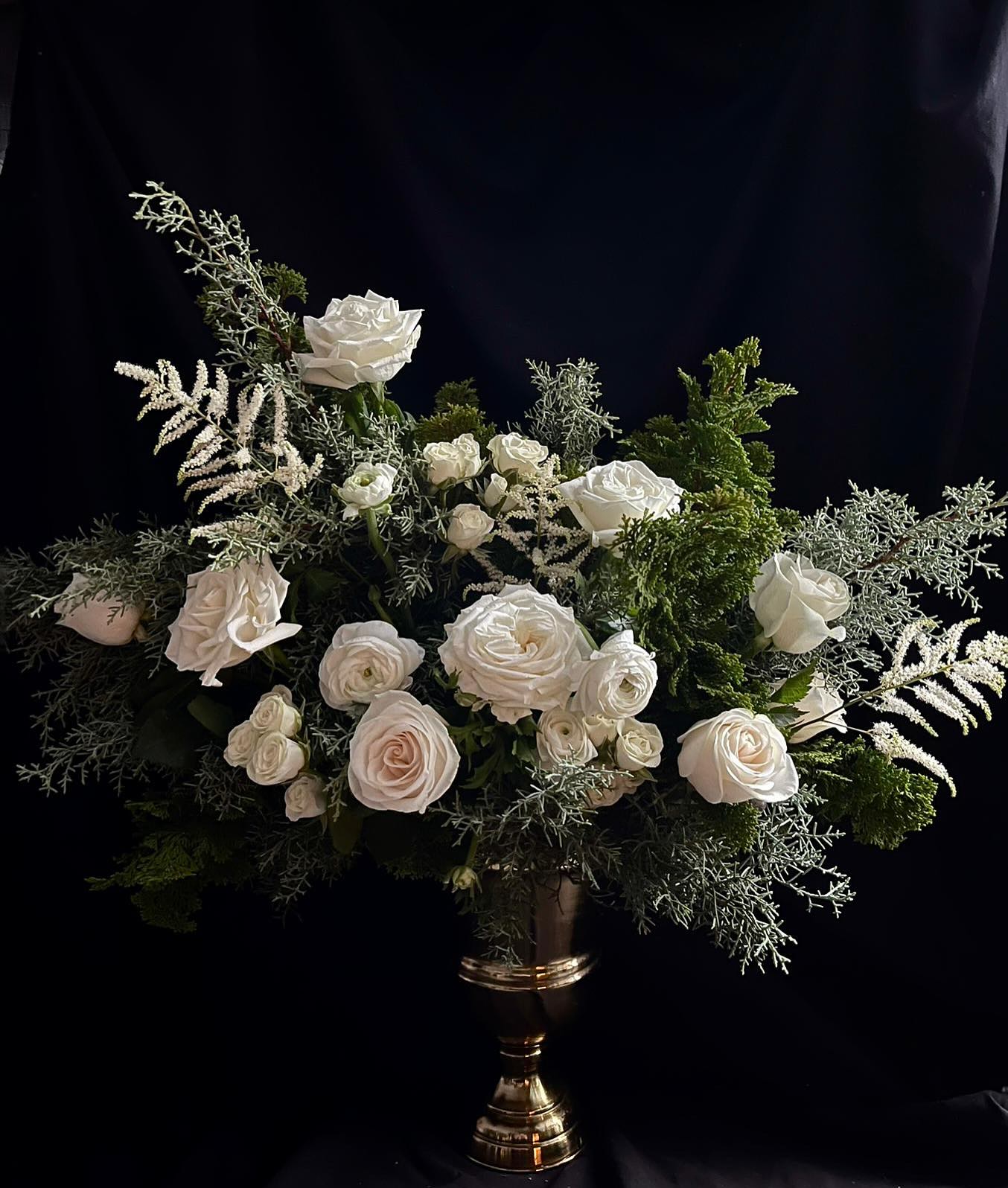 ICE
.
#peonies #ranunculus #hinoki #bluecedar
#flowerpower #floralfix #flowerstagram #floraldesign
#nycflowers #frenchflorist #artisanfleuriste #luxuryflowers #retailflowers #elegantflowers #nycflowerbouquets #classyflowers #giftflowers #lusciousflowers #subscriptionflowers #beautifulflowers #nycflowers #internationalflorist