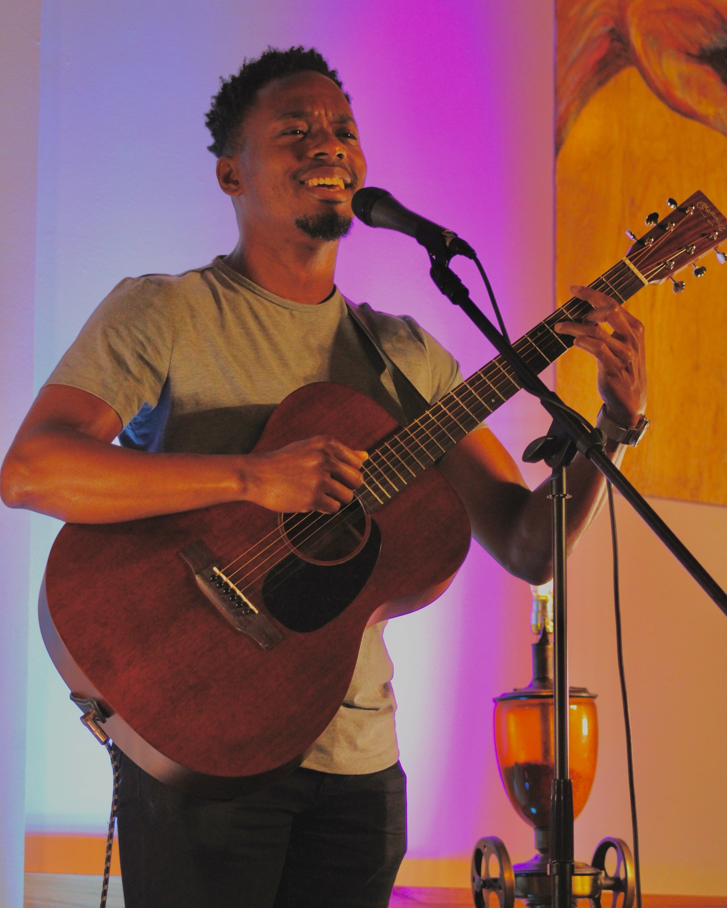 These past few months I’ve begun performing my original songs live and the reception of these songs has been touching. From audiences singing along, to someone wanting me to perform my song at their wedding, and even someone crying because they were touch by the lyrics.
I’m so appreciative of these moments and can’t wait to release these songs to the world. Stay tuned for release dates.
In the meantime here are photos and videos from a couple of the shows I did at @jeanetteandherstages open mics at @commongroundsbr
📷: @charlenedacosta23
🎥: @saba_kia & @jnwilliamsdesign