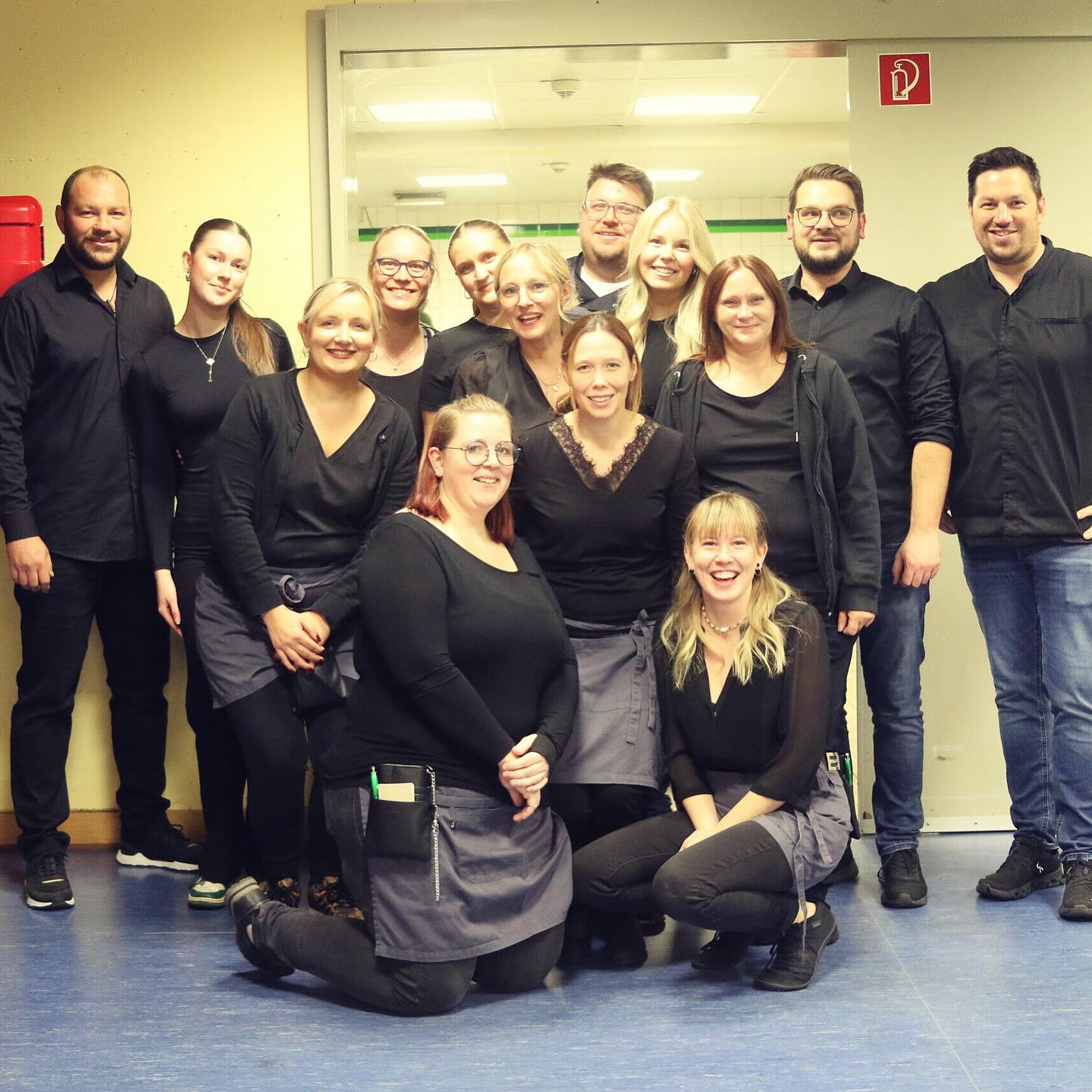 Ein starkes Team beim Eröffnungsball der Wolfsschlucht Concordia Wertheim am 16.11.2024 ✨💃 Wir hoffen das wir bei allen Gästen mit unserem Service sowie Speisen & Getränken überzeugen konnten. 👌🏻
#tanzball #wolfsschluchtconcordiawertheim #maintauberhalle #prinzenpaar #wertheim #bestenheiderstuben