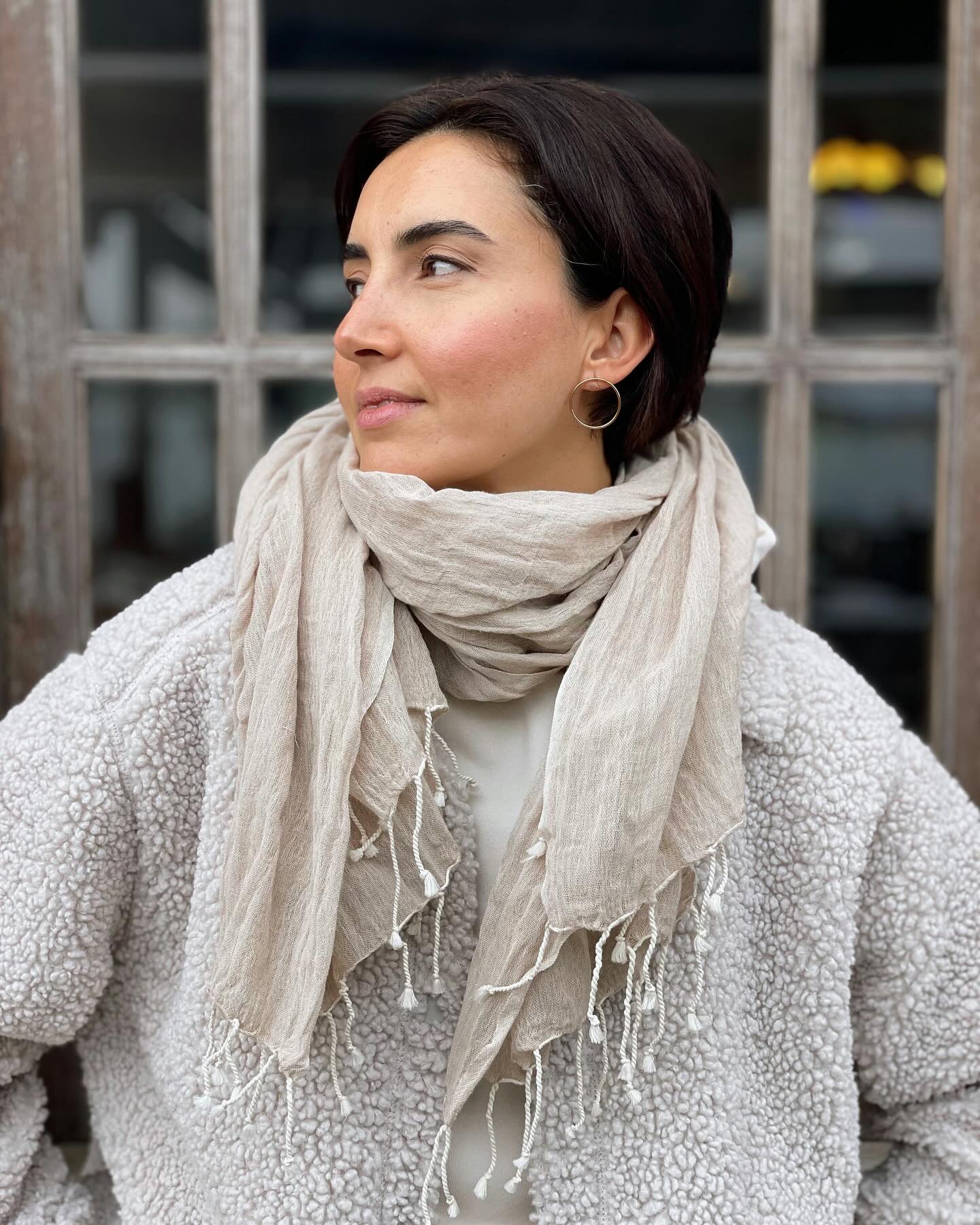Didem with Smooth Scarf 🤍
Smooth Scarf, combines timeless craftsmanship with unmatched comfort. Perfect for every season, every style. 🍂
#travelwithfinegrid #handwoventextiles #fairfashion