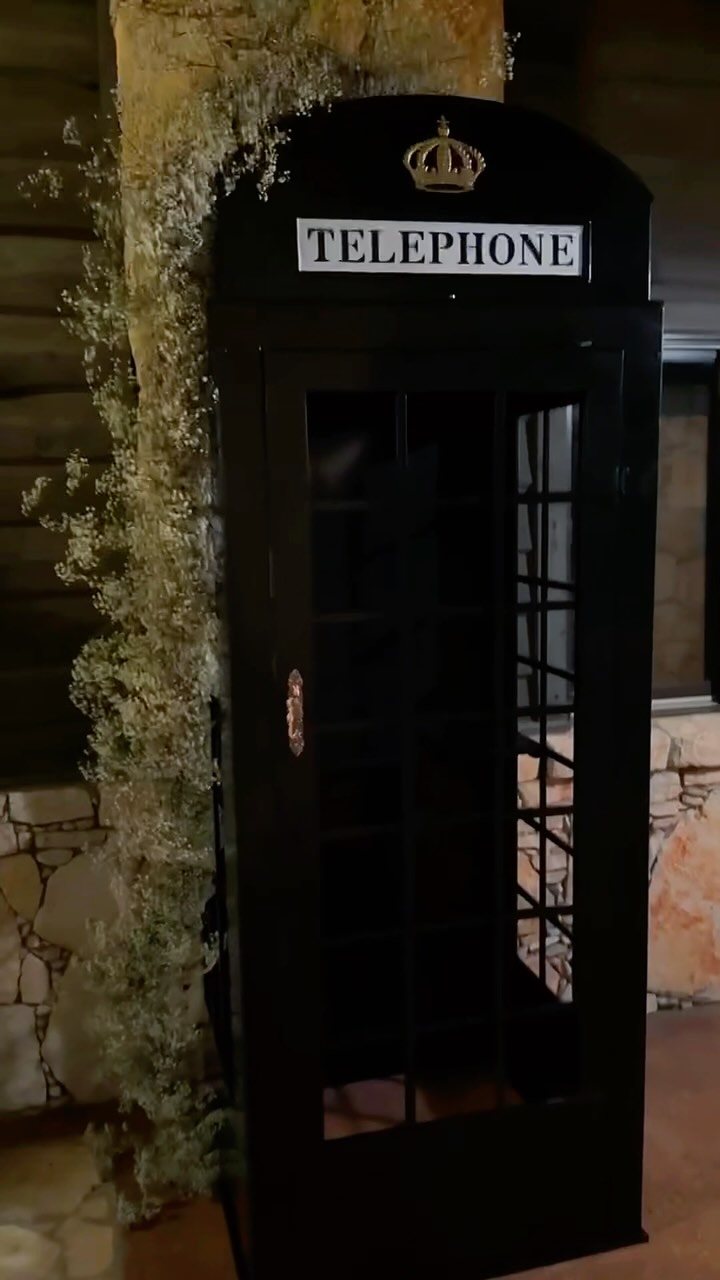The color trifecta is complete with our newest addition: black 🖤🤍❤️ #audioguestbook #phonebooth #wedding #weddinginspiration