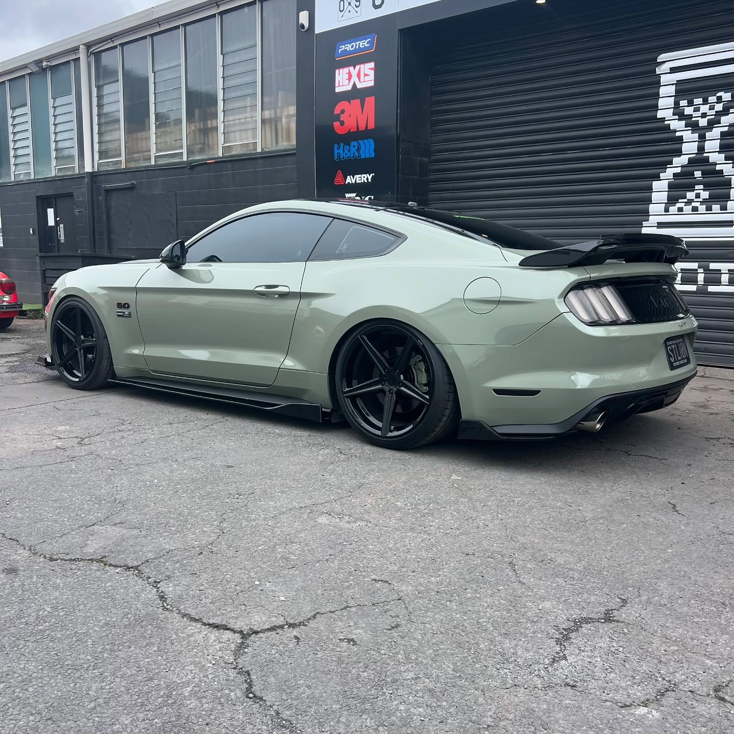 Badass Mustang, say no more 😎 #colourmatch #brembocalipers