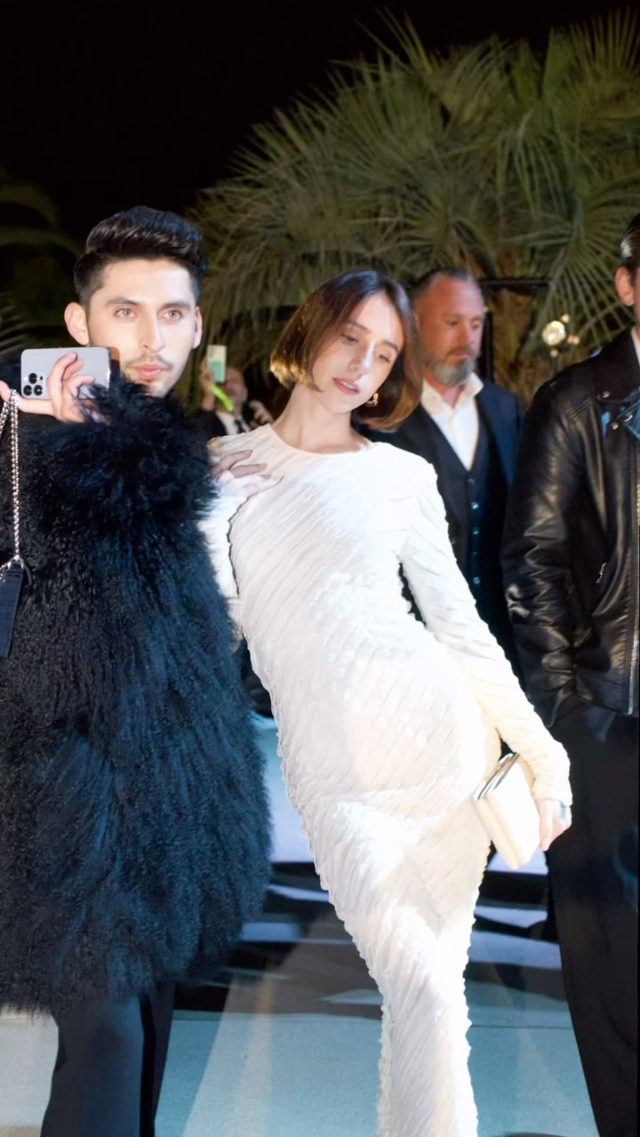 High Fashion with designer and friend @annaguptaofficial @annaguptacouture
🎥 Editor @queenpheena
📷 @churaww
#highfashion #annaguptacollection #fashionshow #fashionweek