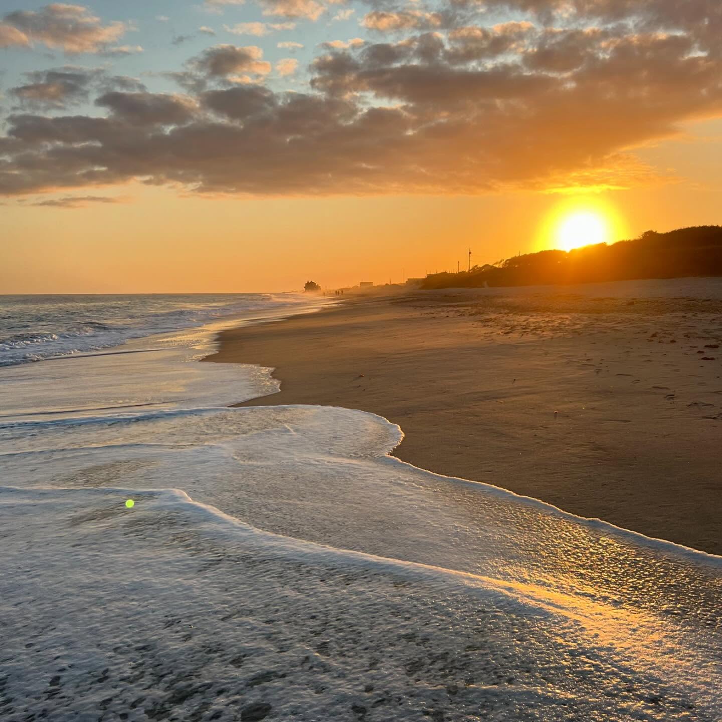 Summer 2025 Availability is up on our website ☀️
.
.
.
#matunuck #beach #rhodeisland #ocean #vacation #getaway #rentals #southcountyri #sunset #summer