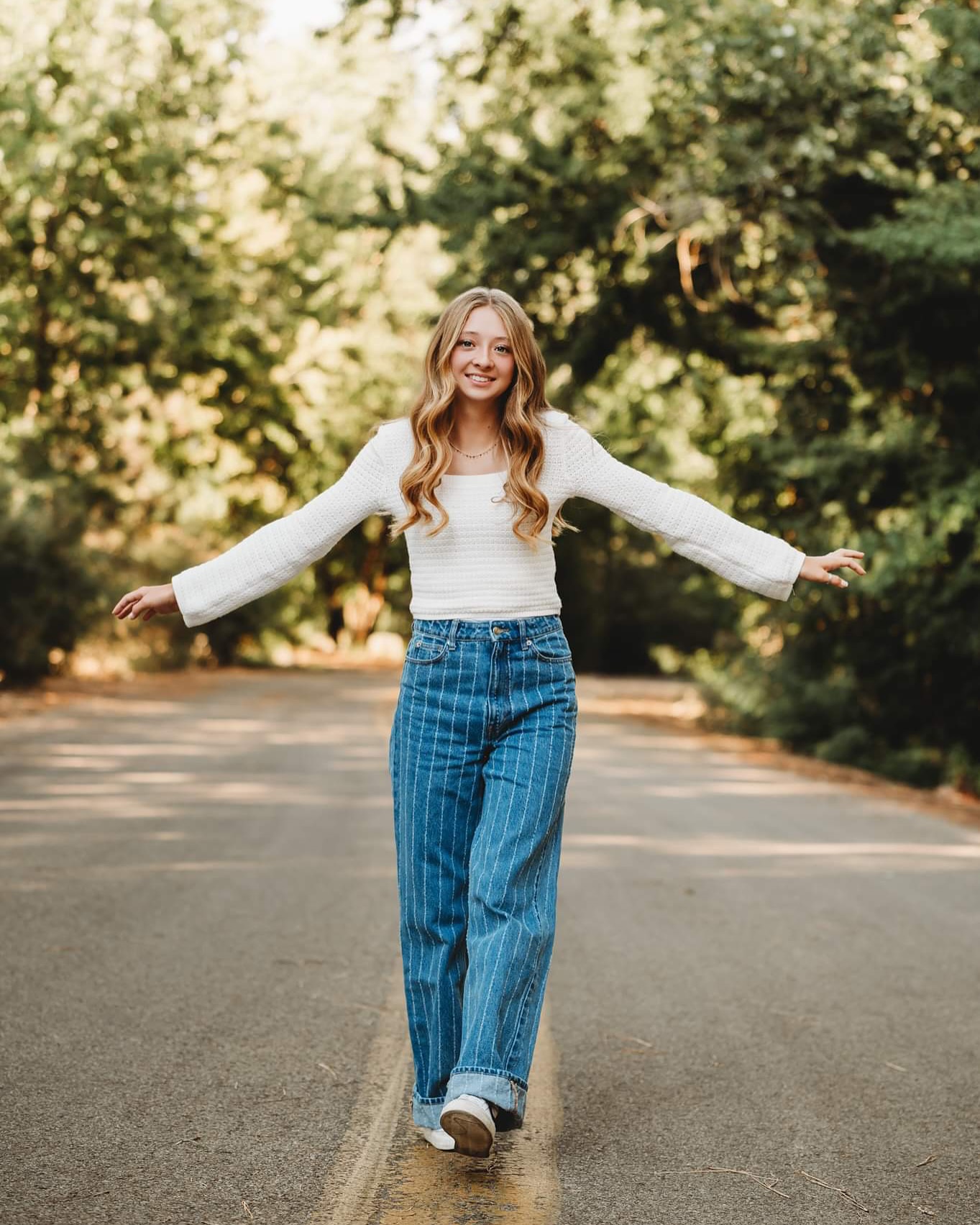 Do you have a Senior ready to take on the world! 🌏✨📷✈️💕
Many don’t know that I offer and love doing senior sessions as I find I get to work with younger families mostly. My specialties are family milestones which include senior year! 😉
Avery and I had so much fun wandering the back roads and parks of Boise. She had a vision and her Amazing Dad Google map searched to find this awesome tree lined road which was just what she was hoping for. She rocked her session and was such a doll to work with.
#senior #boisefamilyphotographer #boiseseniorphotographer