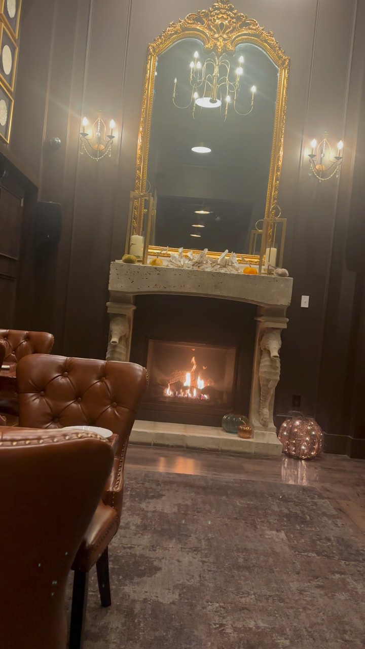 Walnut & Gold combination is perfect for the holidays. #homedecor #gold #brown #aesthetics