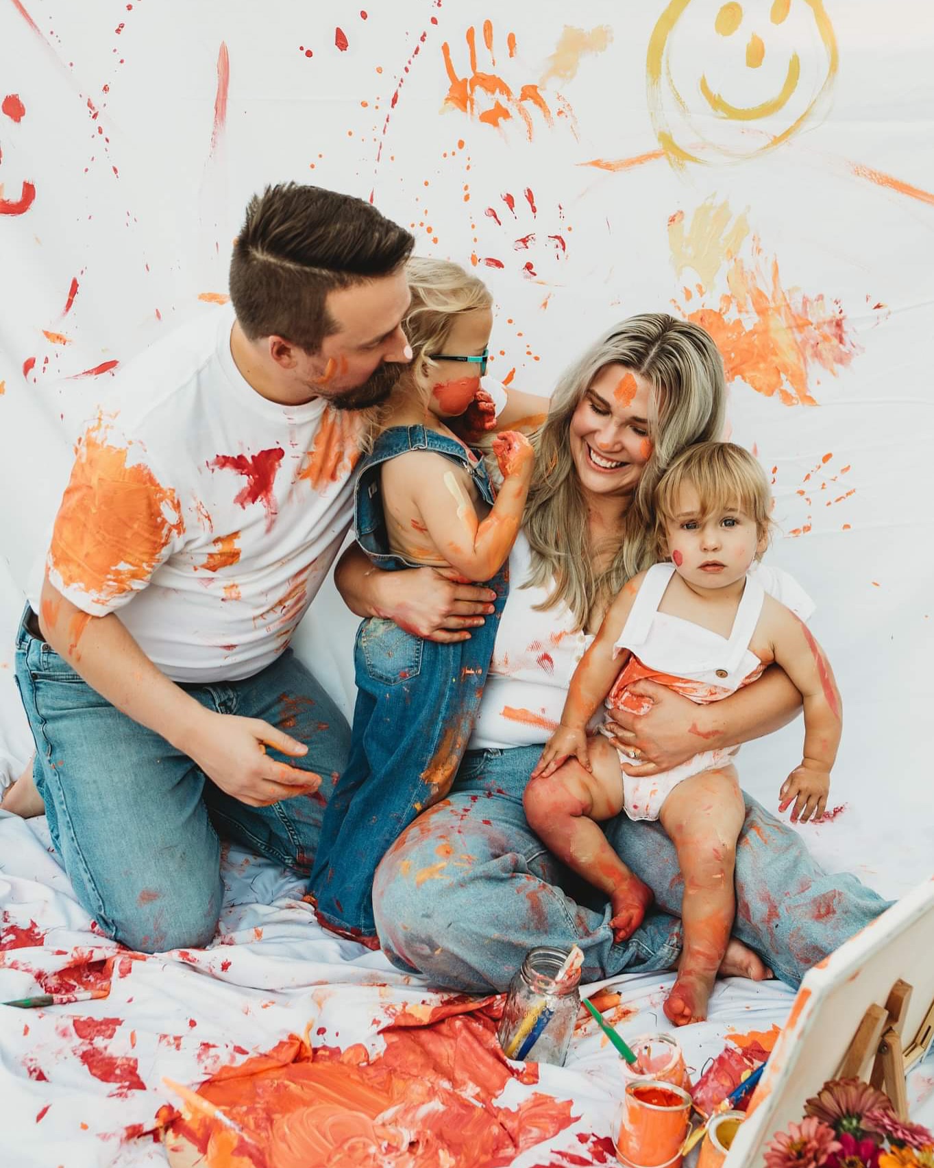 Fun activities during your session make for some of the most memorable moments. My girl here always comes to me with some of the most fun session ideas and I am sooo here for it! 🤩 this was a blast!
#boisephotographer #boisefamilyphotographer #boiselife #familytime #familyportraits #paint