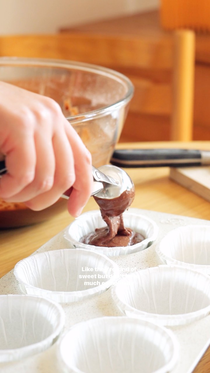 Cakey dessert grinch like me? These Molten Chocolate Muffins will change your mind 😏✨
Comment this emoji: 🍫 if you want the recipe messaged to you!
#chocolatemuffin #chocolate #veganrecipes