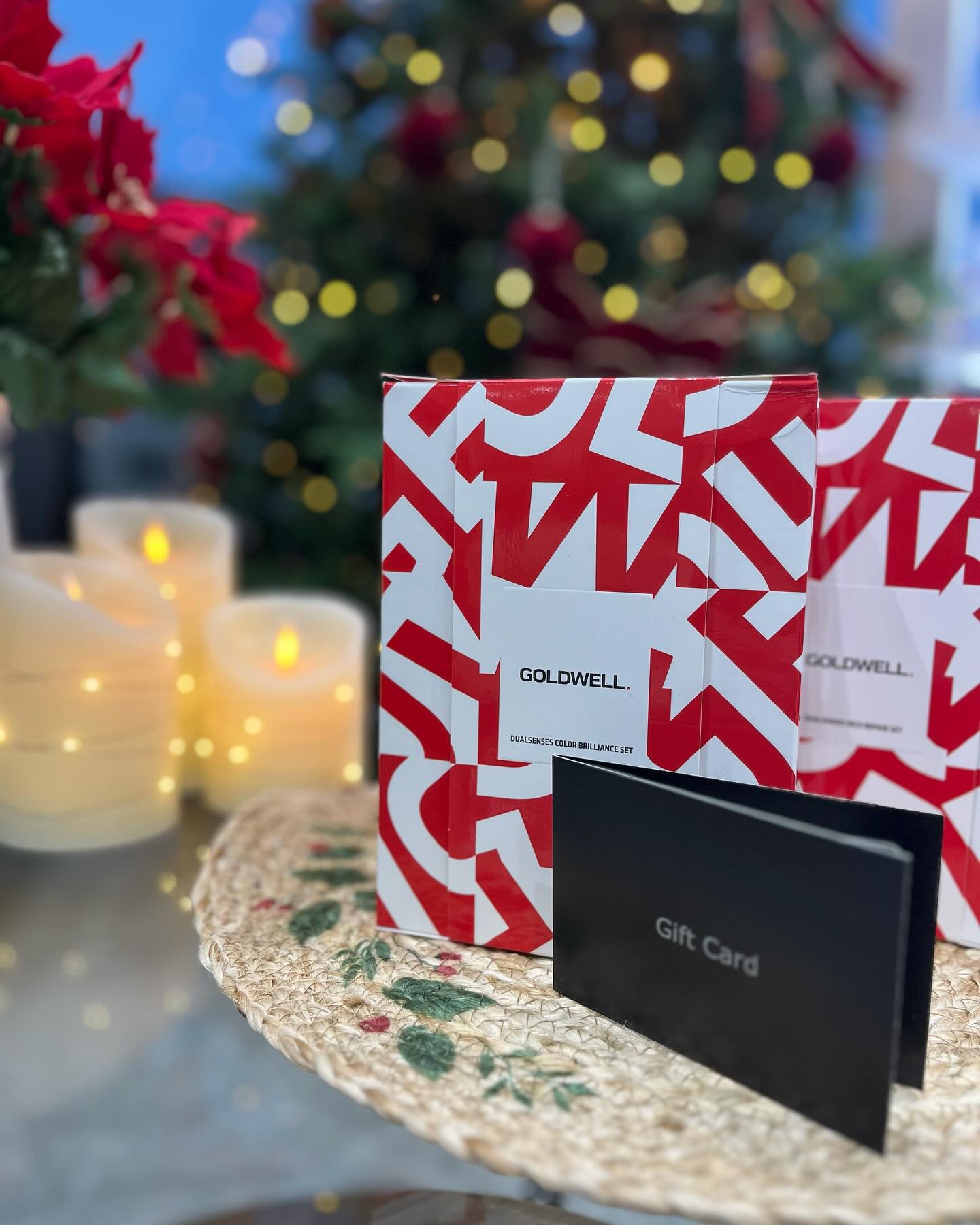 Stuck on what to get your loved ones for Christmas? 🎄 our Christmas boxes and vouchers make great presents . Available now 🎁