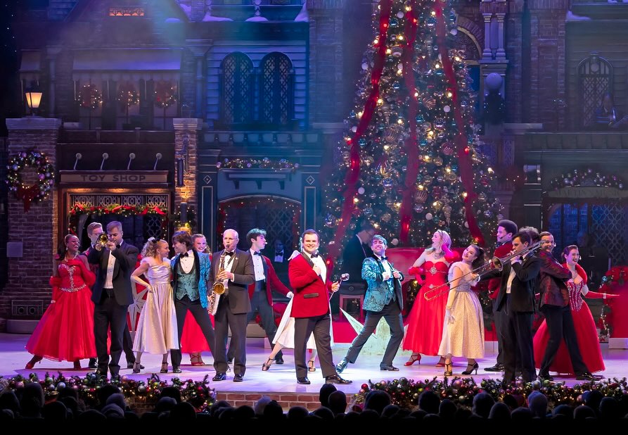 As we come into the end of our third week of shows, I couldn’t be happier to share the stage with such a wonderful cast! Special thanks to @andreaemccormick for creating another stunning and spectacular show! It has been such a joy to be a part of and at the risk of sounding cliche, I am very blessed to be finishing out this year here with @amtshows.❄️ If you want your dose of holiday cheer this season make sure to grab your tickets at www.amtshows.com as they are selling fast!! 🎄🎅🏻
.
.
.
.
.
.
#christmas #holiday #singer #castmates #happyholidays #merrychristmas #itsthemostwonderfultimeoftheyear #entertainment #theatre #singerlife