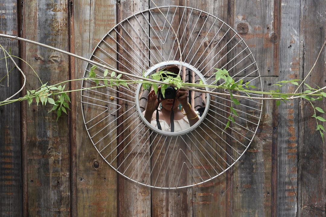 Growing up, I remember my dad always taking his camera with him wherever he went. He would often take pictures of my late sister Malika and me as we played together, sledding in Ohio winters and dressing up for Halloween. My dad, a talented singer and musician, frequently photographed his bandmates from the 1970s.
As a child, I was captivated by the huge collage of photos he displayed in our garage showcasing his bandmates and friends. I’m grateful for his continued well-being and the stories he shares.
Every time I go on a trip or pick up my camera, I’m reminded of my dad’s love for photography. Since he didn’t travel much, I’m fulfilling his passion by exploring the world through my lens.
Often, I find myself lost in the moment, capturing images sometimes second guessing myself. Yet, I will never stop seeking knowledge and experiences. Let this be a reminder Your best days are yet to come. Life is full of so much inspiration and beauty… never stop exploring.
Thanks @sunnicolon I love this tune so much 🙏🏾🎵
#neverstopexploring #digitalphotography #travelphotoblog #vsco