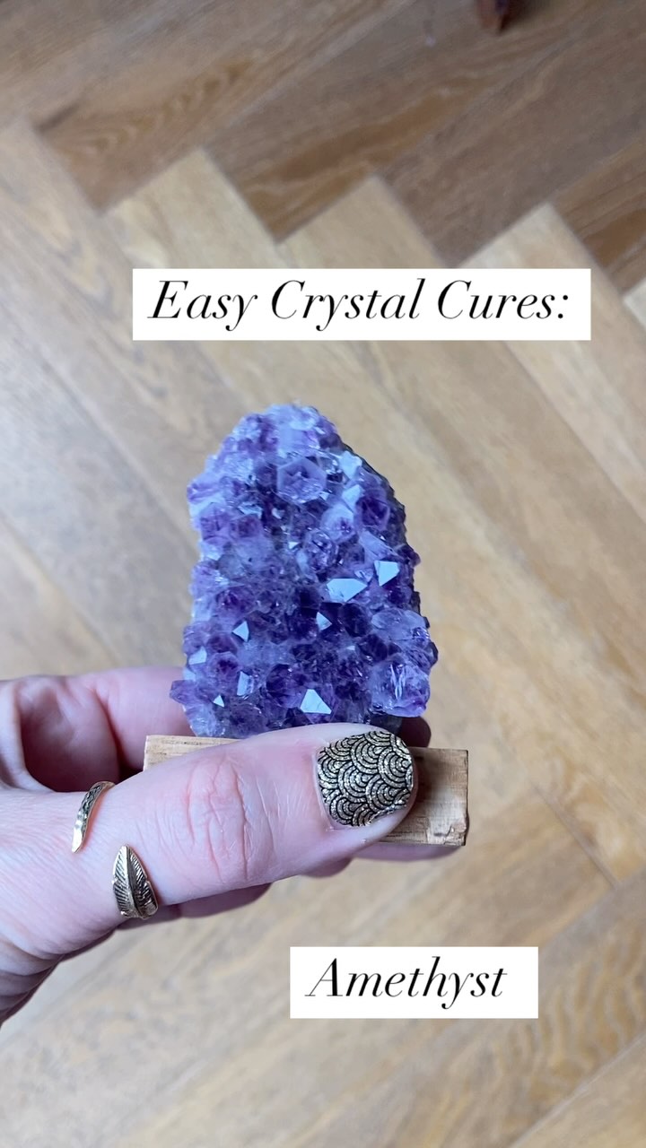 đ Easy Crystal Cure: Amethyst
Amethyst is my all-time favorite stone, and here is why:
đŽ Its soothing properties can work wonders on sleep issues, so place one on your night stand
đ§ Or on you desk as a reminder that inner peace is available to you whenever you need it (yup)
âš Purple hues are associated with royalty and good luck, so add one in your Wealth area (thatâs the South-East section, the back left corner of your room or home) for abundance
đ«đ· LâamĂ©thyste est ma pierre prĂ©fĂ©rĂ©e depuis toujours parce :
đŽ Ses propriĂ©tĂ©s apaisantes peuvent faire des merveilles pour les problĂšmes de sommeil, alors placez-en une sur votre table de nuit
đ§ Ou sur votre bureau afin de vous rappeler que la paix intĂ©rieur est accessible dĂšs que vous en avez besoin (si si)
âš Les teintes violettes sont associĂ©es Ă la royautĂ© et Ă la chance, alors ajoutez-en une dans votre zone Richesse (câest la section Sud-Est, au fond Ă gauche de votre espace ou de la piĂšce) pour activer lâabondance.
#crystals #abundance #amethyst #prosperity #fengshuicharms #bettersleep #intentionaldesign #tranquility #fengshuicures #innerepace #luckycharms #goodvibes