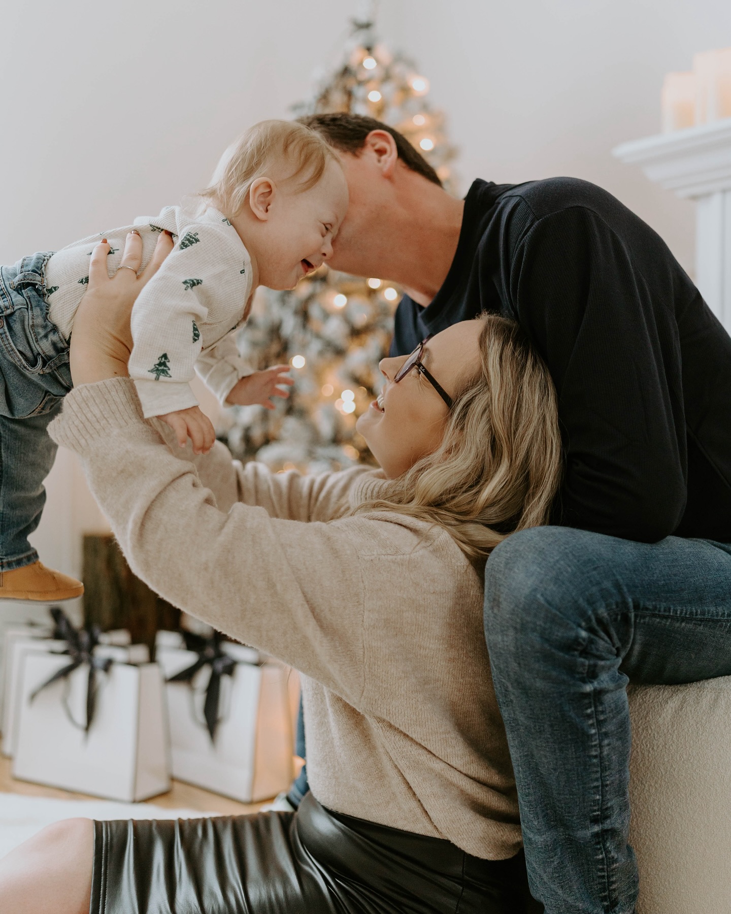 This little dude gave me the sweetest smiles and the biggest belly laughs. He was the sweetest most handsome little guy and the happiest baby ever 🫶🏼