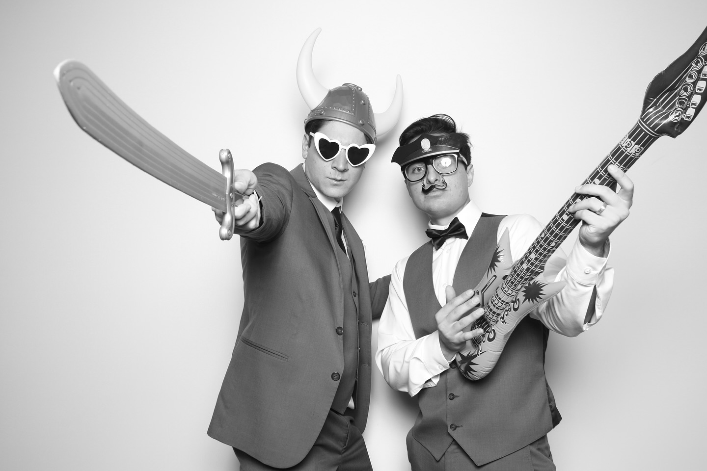 There’s nothing like a B&W Glam ✨