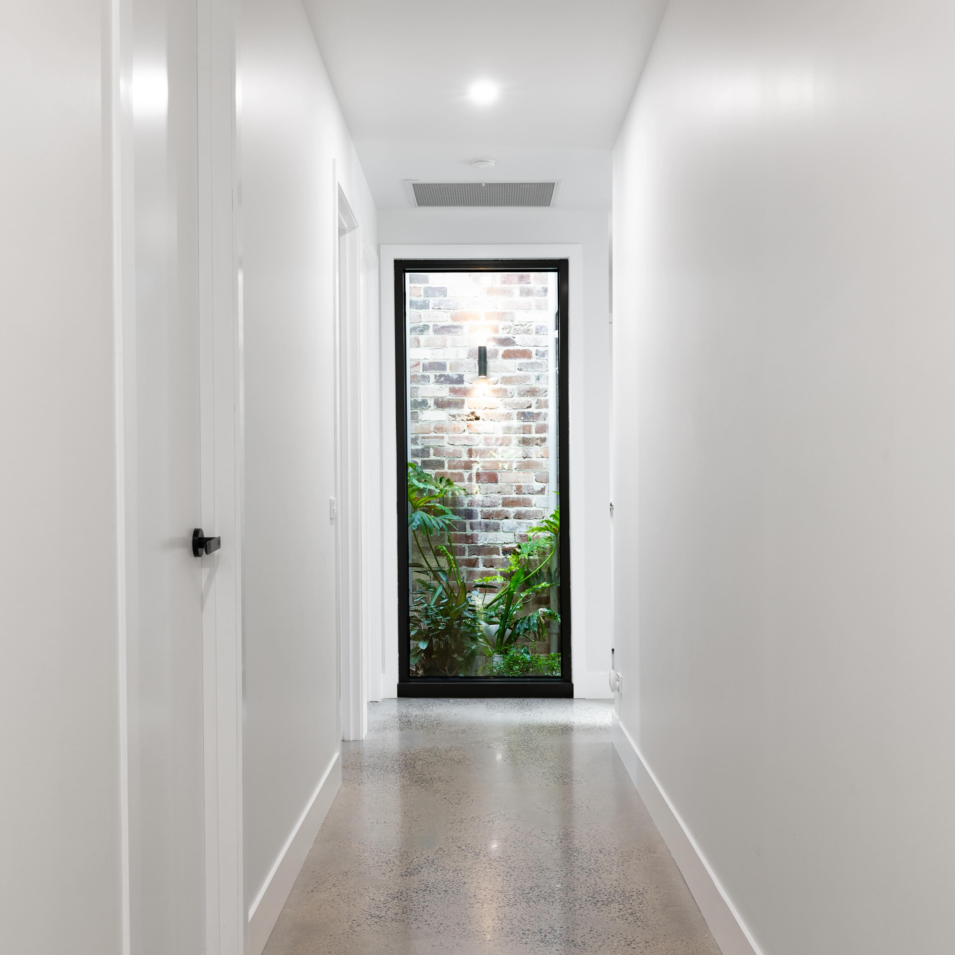 Let’s talk light-wells, atriums, and or internal courtyards. What ever the size they can be an amazing way of brightening an otherwise dark space, they bring the outdoors in, and they provide exceptional cross ventilation through the house, drawing the hot air out.
Photographer @taylahcunninghamphotography 🙌
#lightwell #atrium #internalcourtyard #architect #newbuildhome #southcoastarchitect #southcoastarchitecture