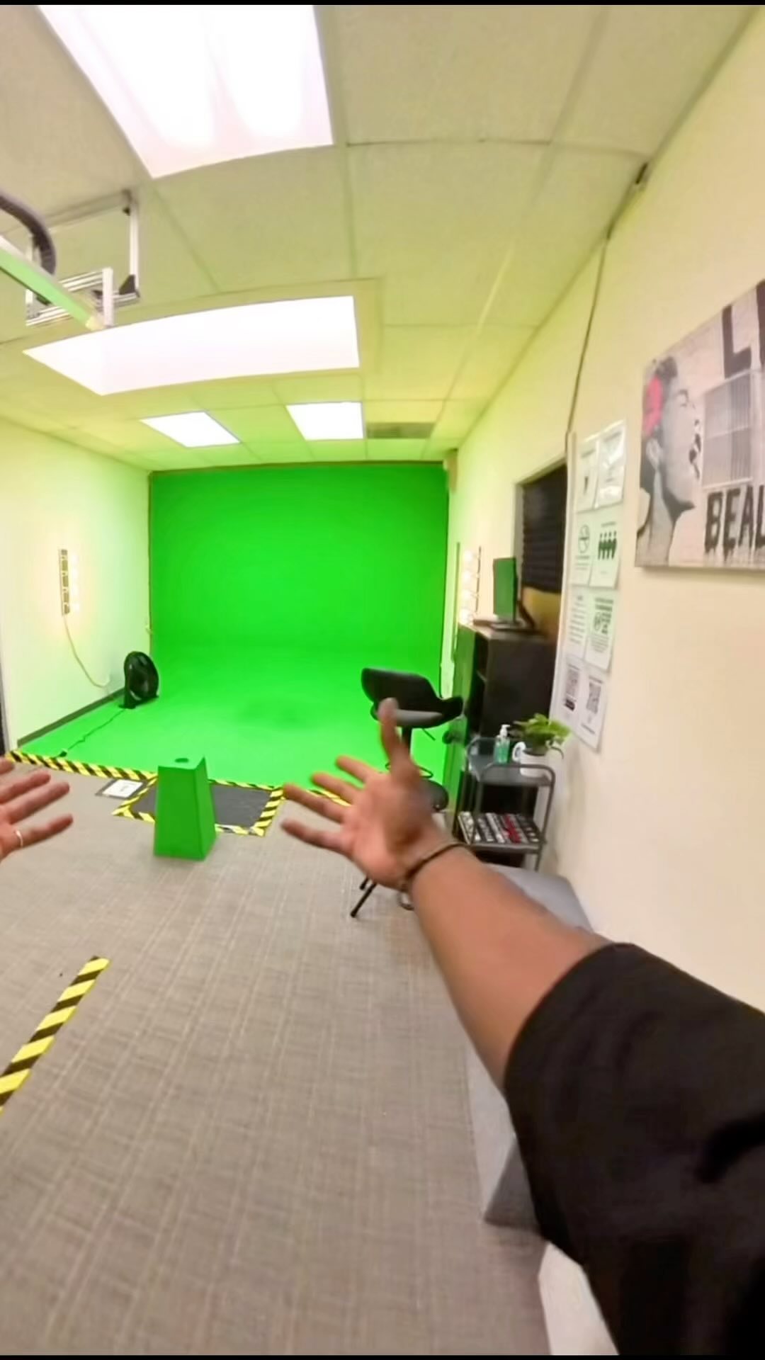 Ready to find the easiest way to get epic visuals to help grow your following? Here’s how we make it simple:
1️⃣ Book a session & share your vision.
2️⃣ Come to one of our studios, and we’ll film & edit your video on the spot!
3️⃣ You will go home with your final, edited video ready to post before you leave our studios!
Why?
*INSTANT TURN AROUNDS*
*AFFORDABLE*
*QUICK AND SIMPLE*
After your first session, you can join our membership for less than half our normal rates, and get a team that is dedicated to consistently creating content for you!
📹 Shoutout To: @spencermfjames