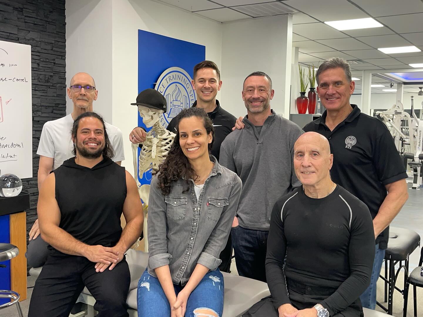 As much as I enjoy teaching, I enjoy being the student more. Learning is a constant exploration. In order to master something you must be ok with acknowledging that what you currently understand is meant to be constantly challenged. Therefore, mastery is simply the endless pursuit of knowledge. Much like exercise, it’s a process, not a destination. Never be satisfied, always question yourself, stay curious, and keep adding to the toolbox so that you can become a greater asset to your clients and students. This past weekends Advanced Manual Skills course to progress joint mobility and contractile integrity was another humbling and eye open experience. Looking forward to returning. #TakeRTS #exerciseeducation #SVZperformance #ExperienceTheDifference #internalfocus #internalperformance #sustainableexercise #exercisemechanics #personaltraining #personaltrainer #fitness #workouts #muscle #customfitexercise #exercise #resistancetraining #supportsmallbusiness #strengthtraining #daviefl #plantationfl #sunrisefl #westonfl #coopercityfl