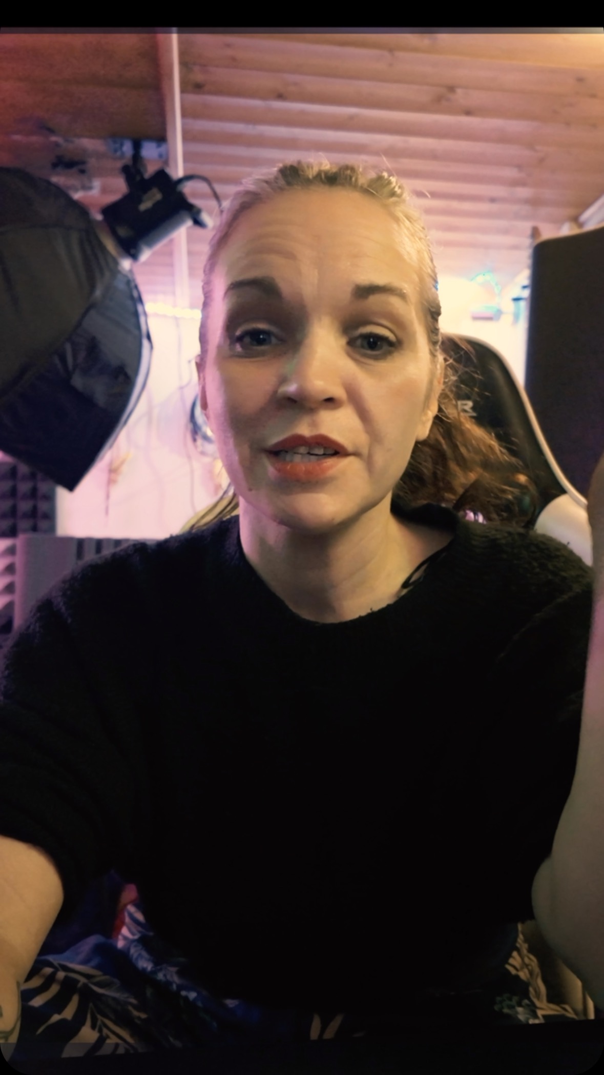 Just a personal message you all! I love my Patrons and supporters. What’s your Christmas wishes this year? 🎄🎁
Support the channel:
SIGN UP: patreon.com/thebasspixie
ONE OFF SUPPORT: https://www.paypal.me/Bamboozlehq
PRODUCT AFFILIATE: https://thmn.to/thocf/80ssi0ggci
Did you know you can gift a Patreon Membership? I didn’t! Give someone the gift of double bass for Christmas ❤️
patreon.com/thebasspixie/gift