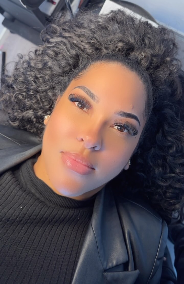 Brow shape & Tint and a Volume set 💕
-
-
#lashes #lashextensions #lashartist #lashtech #lashboss #lashesamsterdam #wimper #wimperextensions #wimpersamsterdam #brows #browgoals #browsbrowsbrows #browartist #browshaping #browtinting