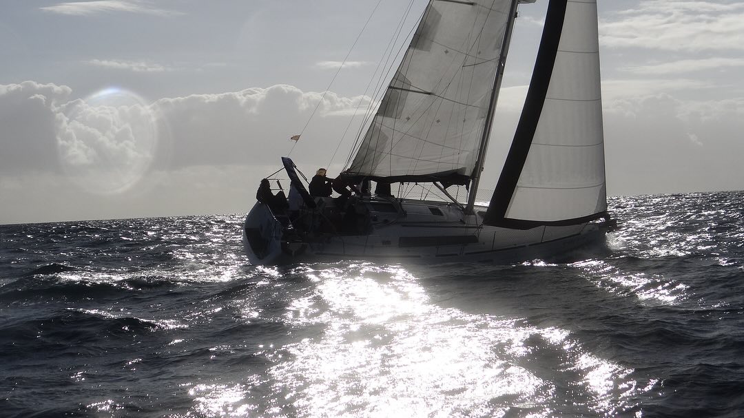 Un any més a la regata del solstici! 🌊 Aquest any, de nou, una merescuda 4a posició. Gràcies, tripulació, per donar-ho tot a bord! 🫶🏼
⛵
@almar_soultastes
@8nunu
@soclacarlins
Jaume, Mineu, Liam i Pico
#RegataDelSolstici #Velers #EsperitDeTripulació