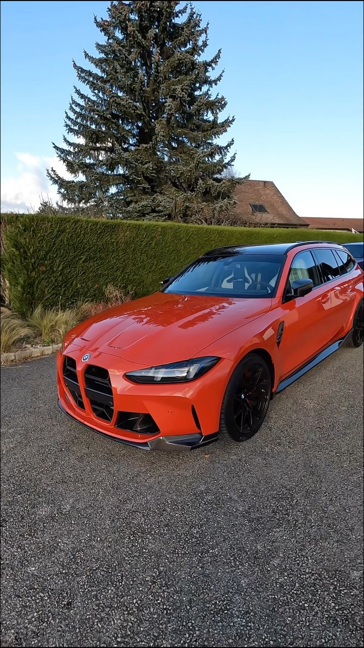 La M3 Touring de @torontored_m3tc avec un kit complet en Carbon 🔥‼️
Toutes les pièces en Carbon de cette M3 sont homologuées en Suisse 🇨🇭📄
Profitez de 20% de rabais cette semaine avec notre offre du Black Friday ! 🖤
#bmw #m3 #m3touring #torontored #m3g81 #carbon #carbonparts