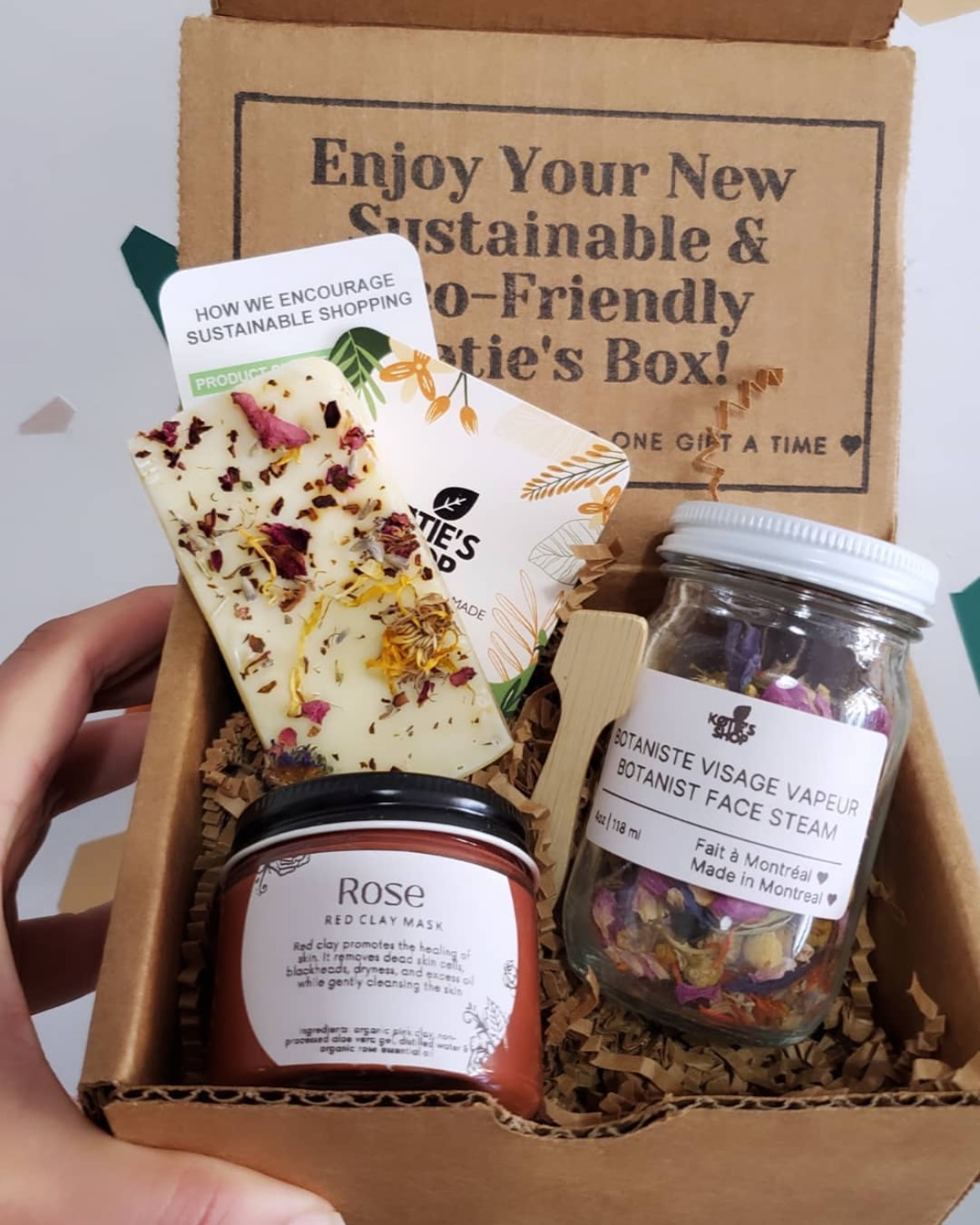 ✨ Shop responsibly this holiday season! 🎁 Choose gifts that are as kind to the planet as they are to your loved ones. 🌱 Opt for useful, perishable items wrapped in biodegradable packaging—thoughtful, sustainable, and perfect for making memories without leaving a mark on the earth. 💚 Let’s give gifts that give back to our world! 🌍 #SustainableGifting #HolidayShopping #EcoFriendly”